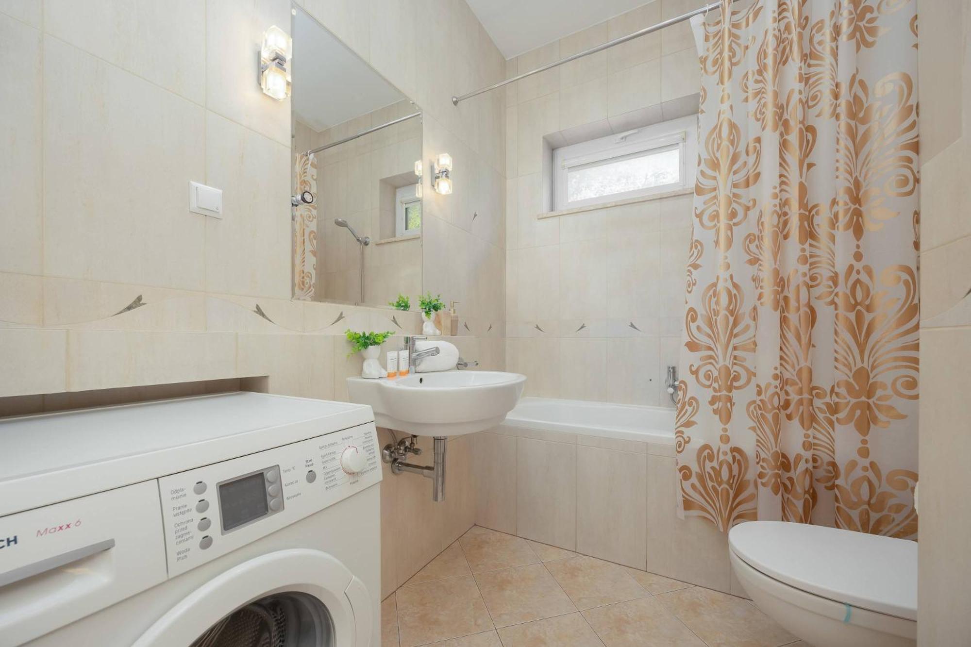 Kwiatkowskiego In Perfect For Remote Work By Renters Apartment Warsaw