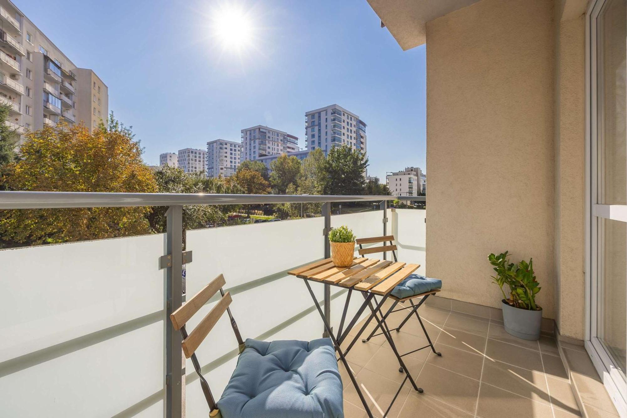 Kwiatkowskiego In Perfect For Remote Work By Renters Warsaw