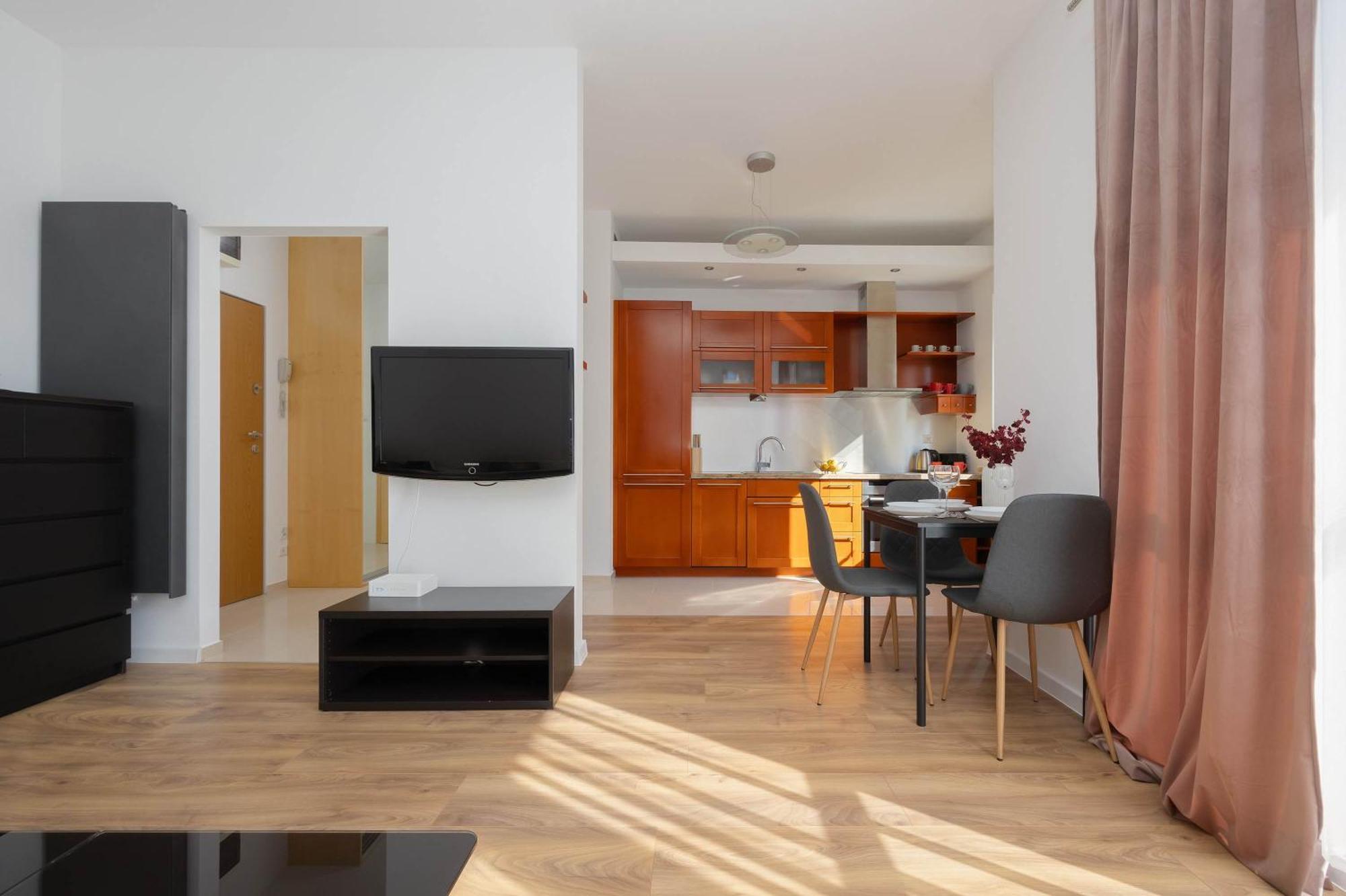 Apartment Kwiatkowskiego In Perfect For Remote Work By Renters Warsaw