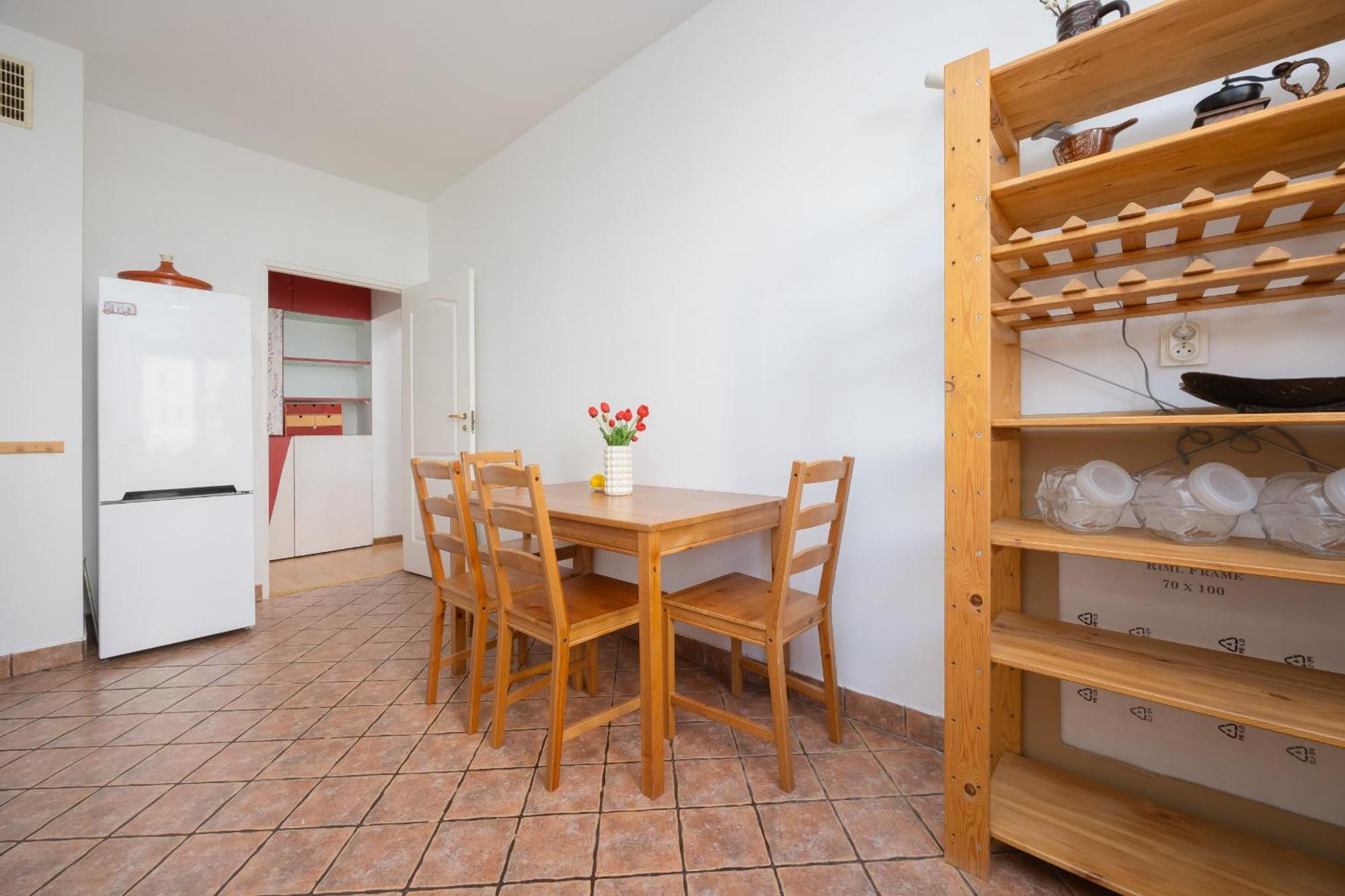 Spacious With Parking By Renters Apartament Warszawa