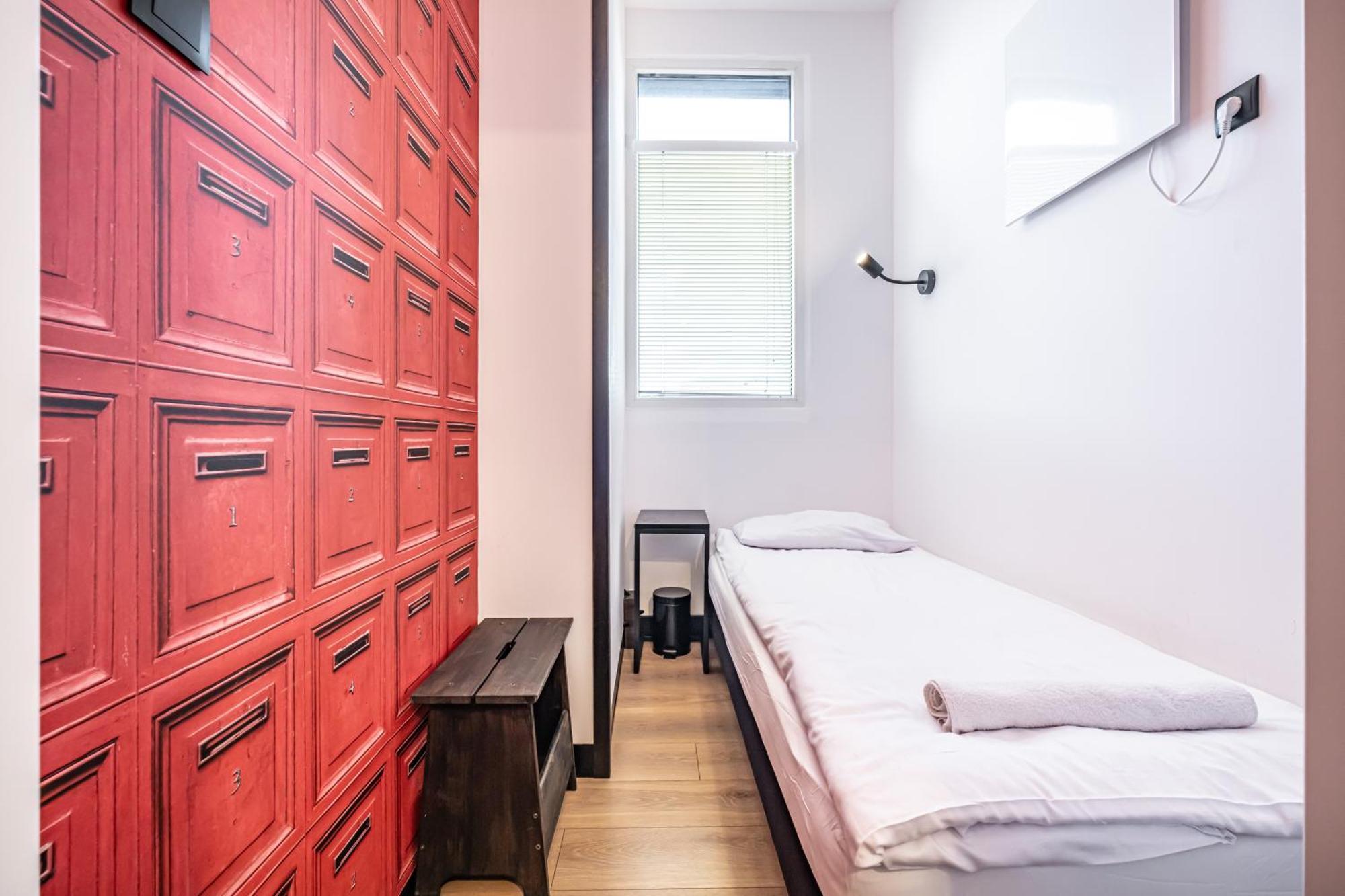 Vola Hostel *