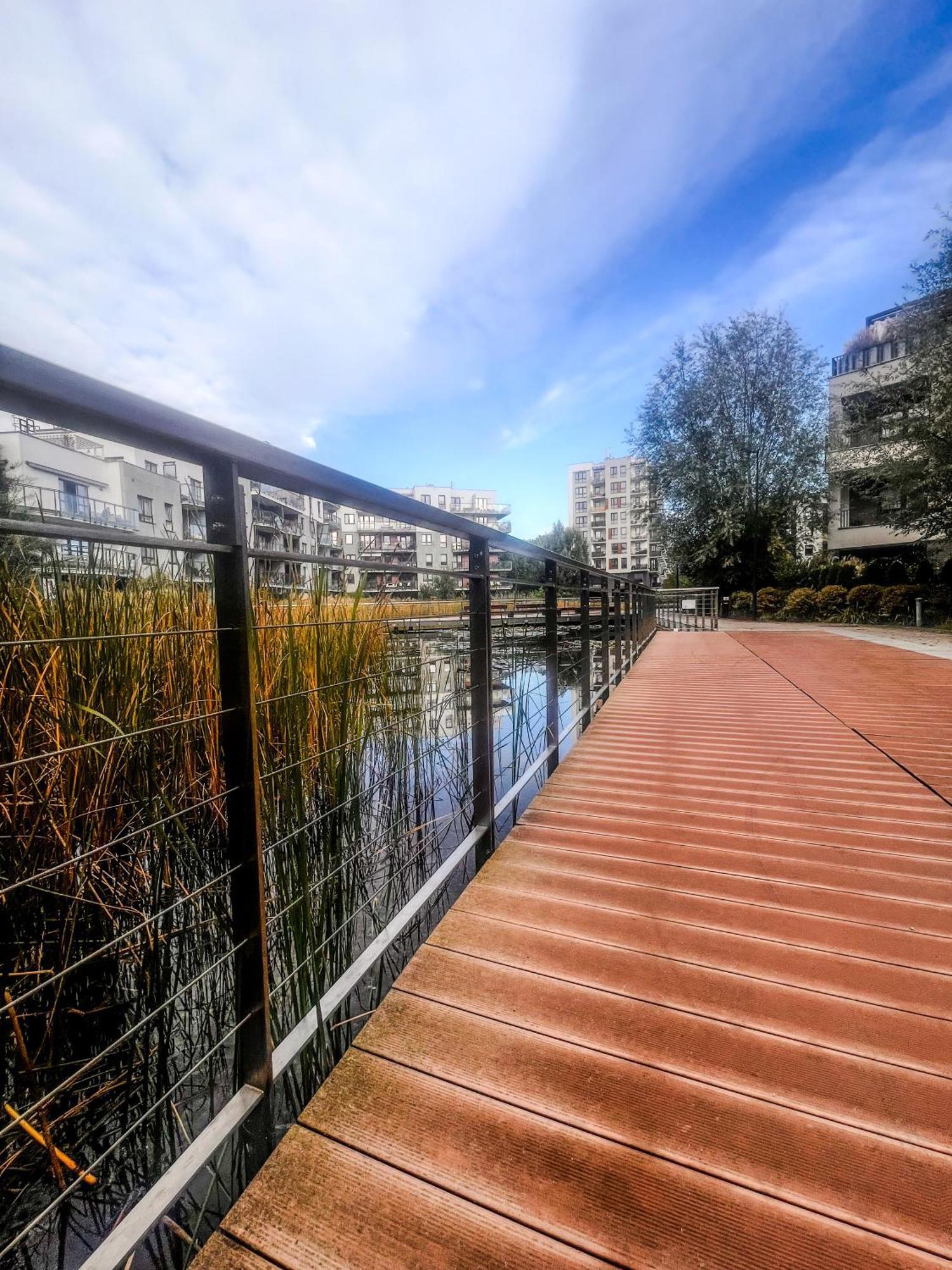 Apartment Lake Park Apartament With Free Parking Airport Netflix