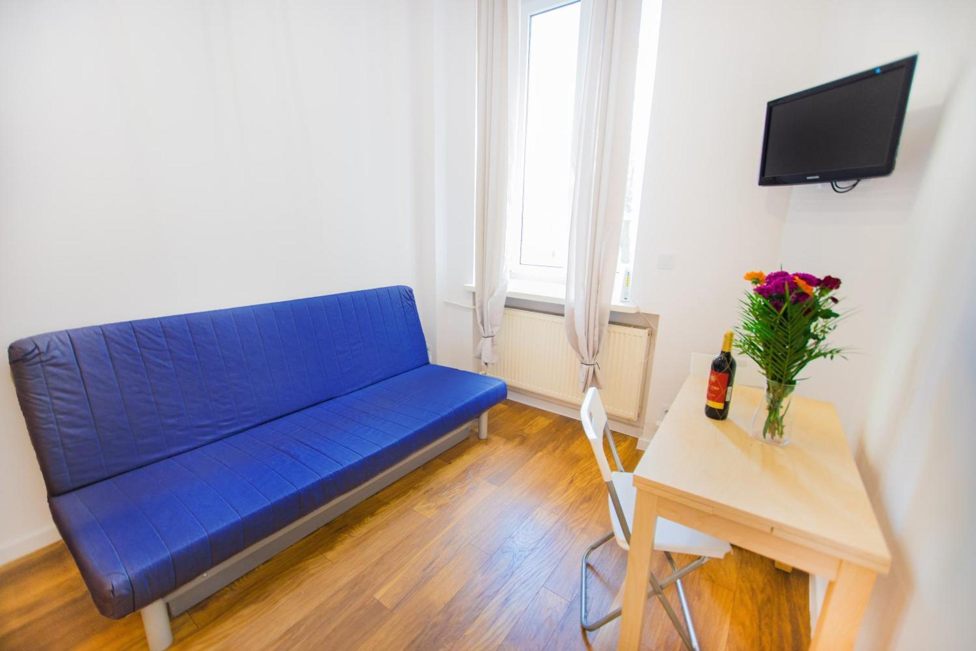 Apartment Lovely Hoza Str Super Location Warsaw
