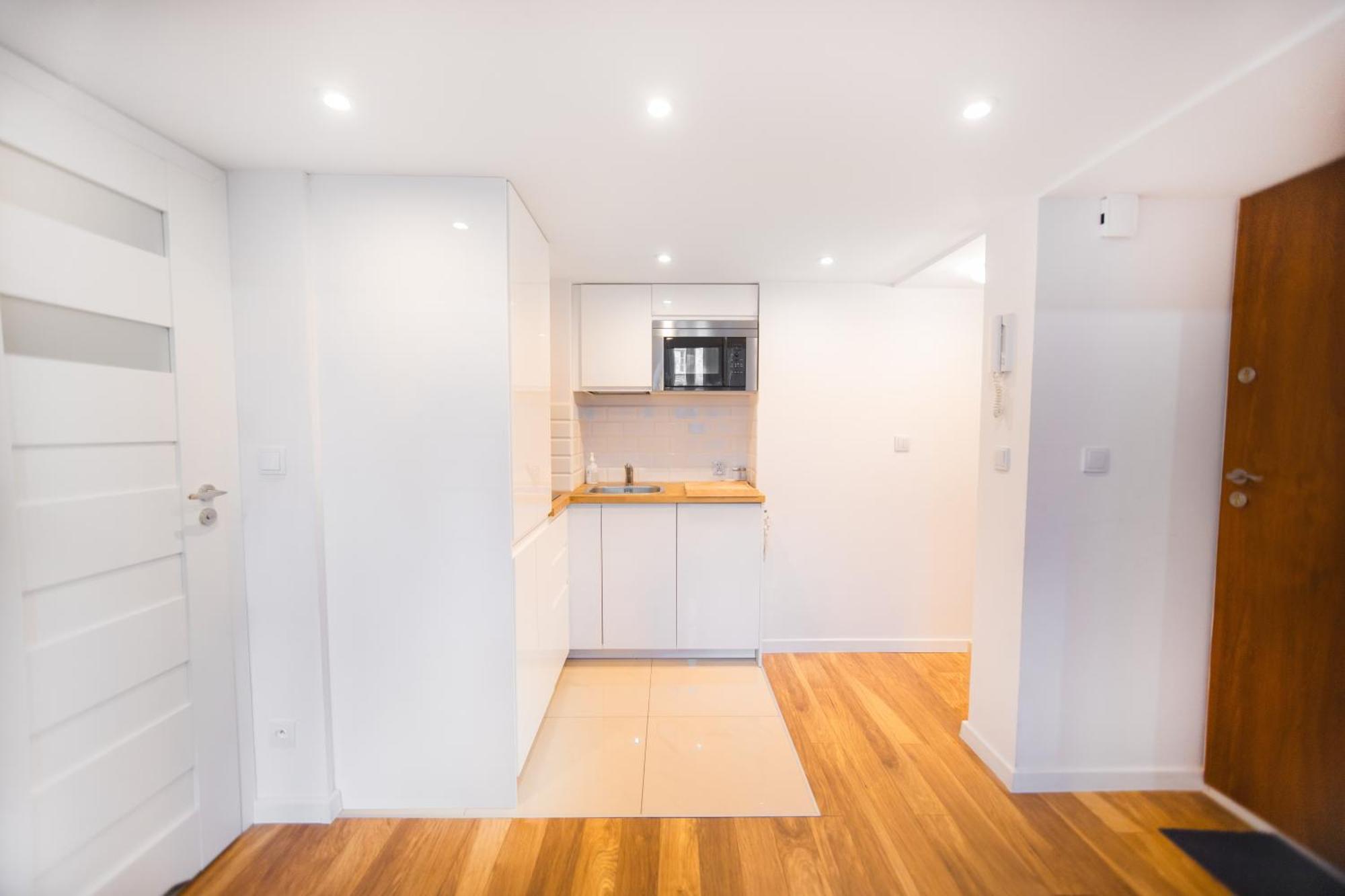 Lovely Hoza Str Super Location Apartment