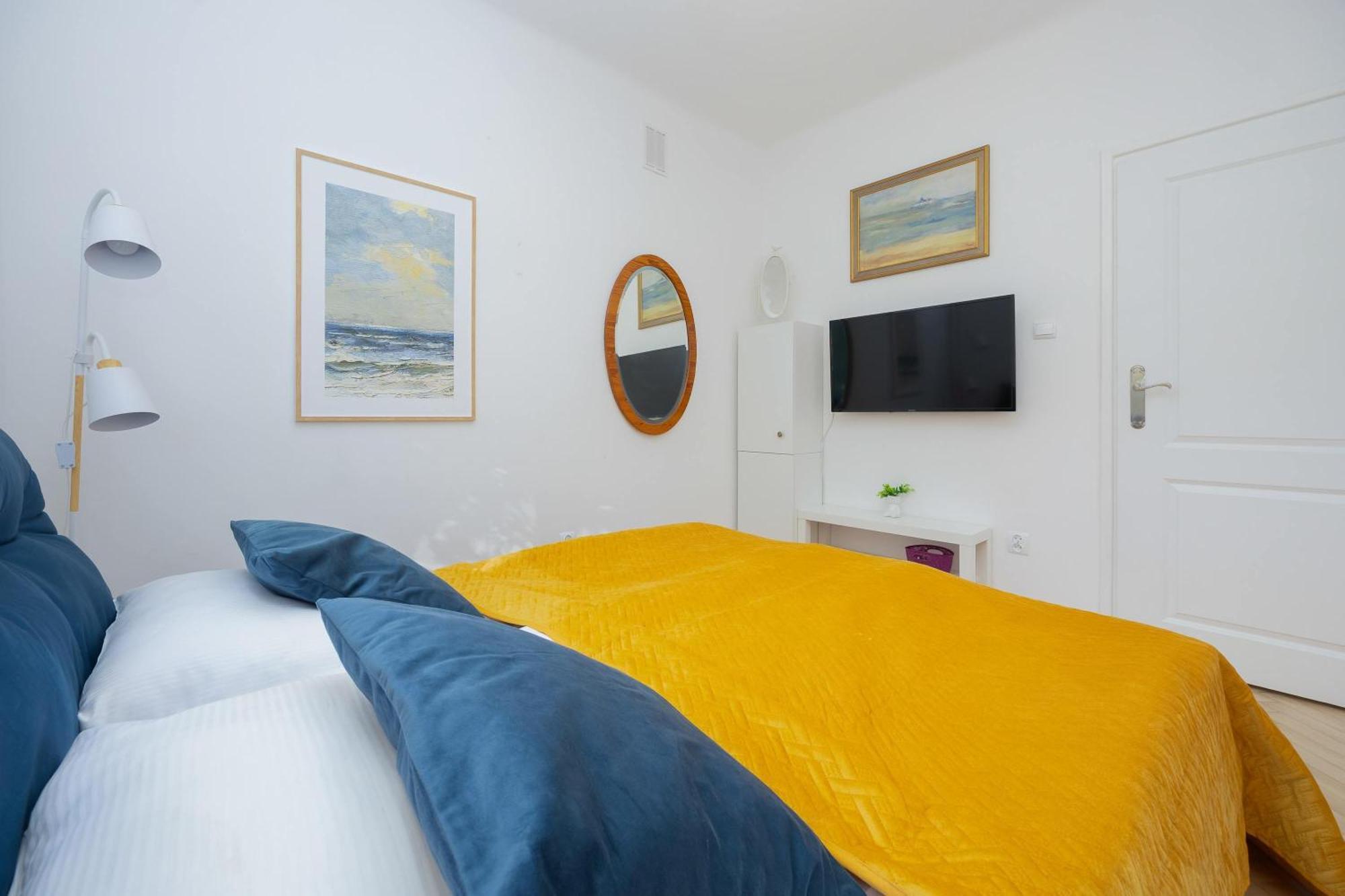 Exceptional For 4 People By Renters Apartment Warsaw