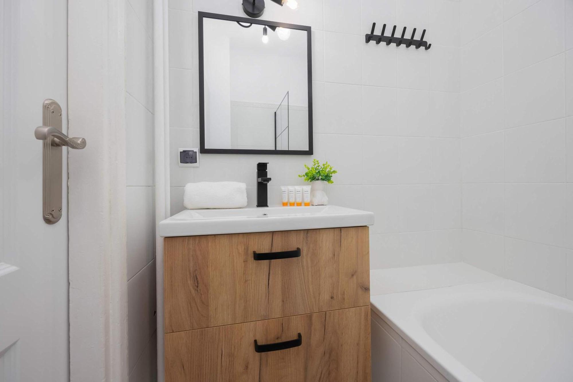 Exceptional For 4 People By Renters *