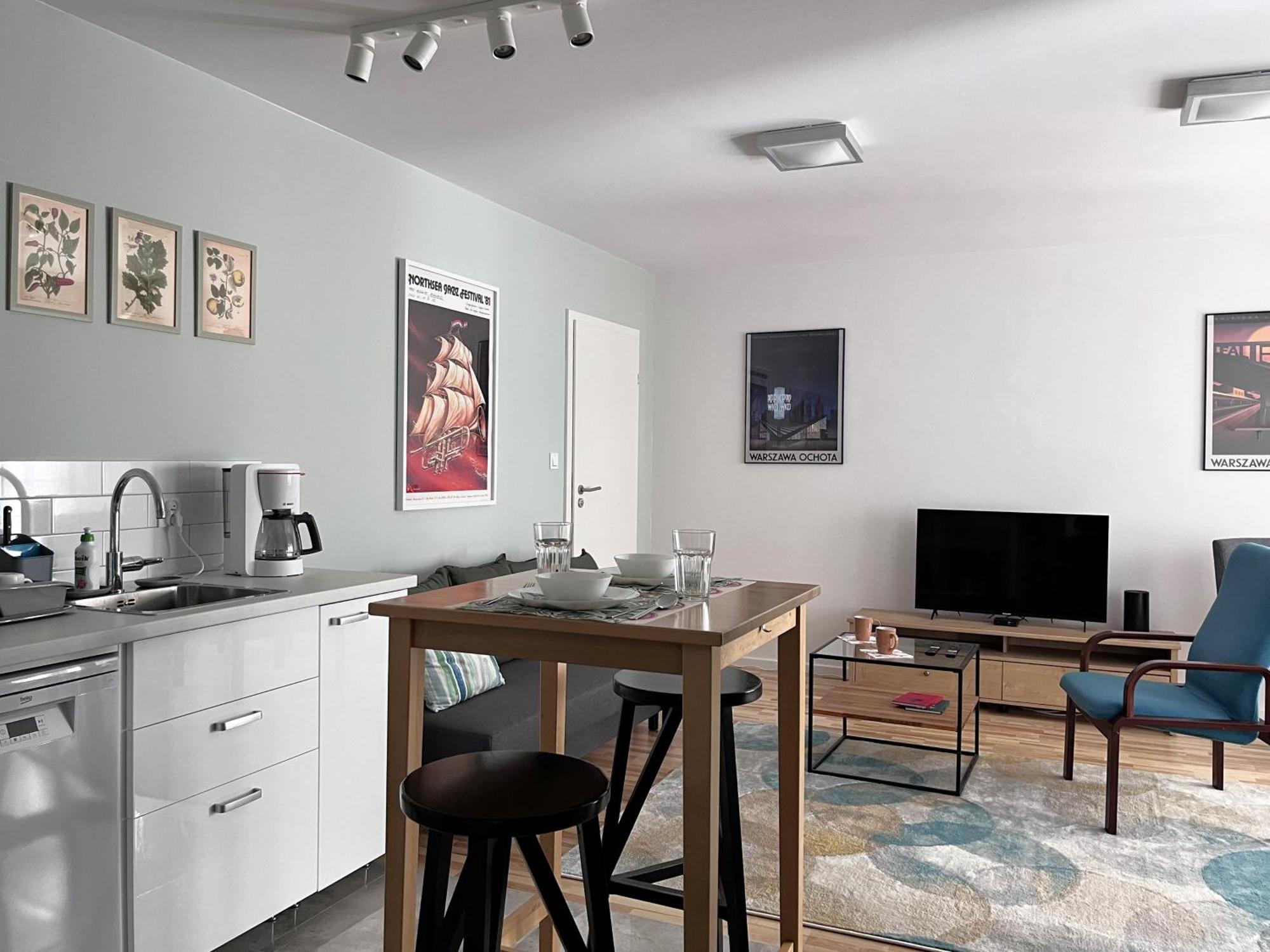 Apartment Metro Dzialdowska - Spacious
