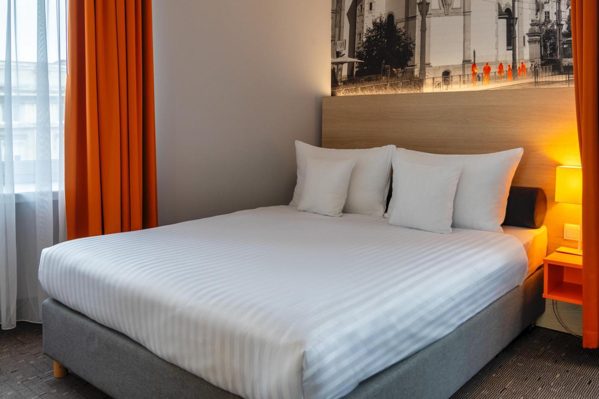Mdm Centre Hotel 3*