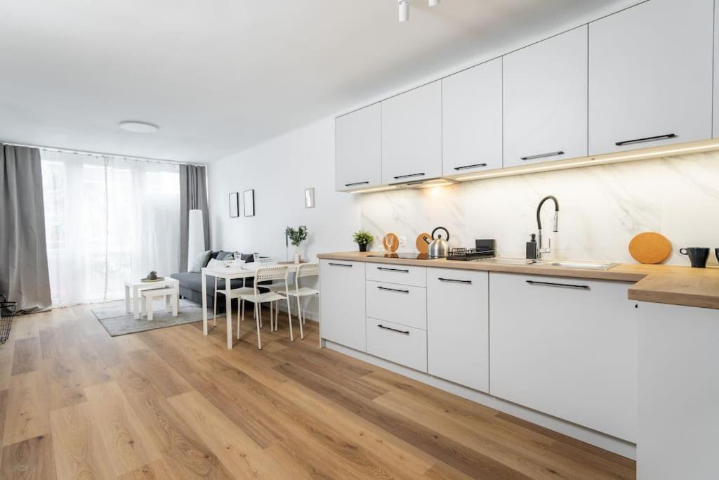 Superapart Jana Pawla Ii 312 Apartment Warsaw