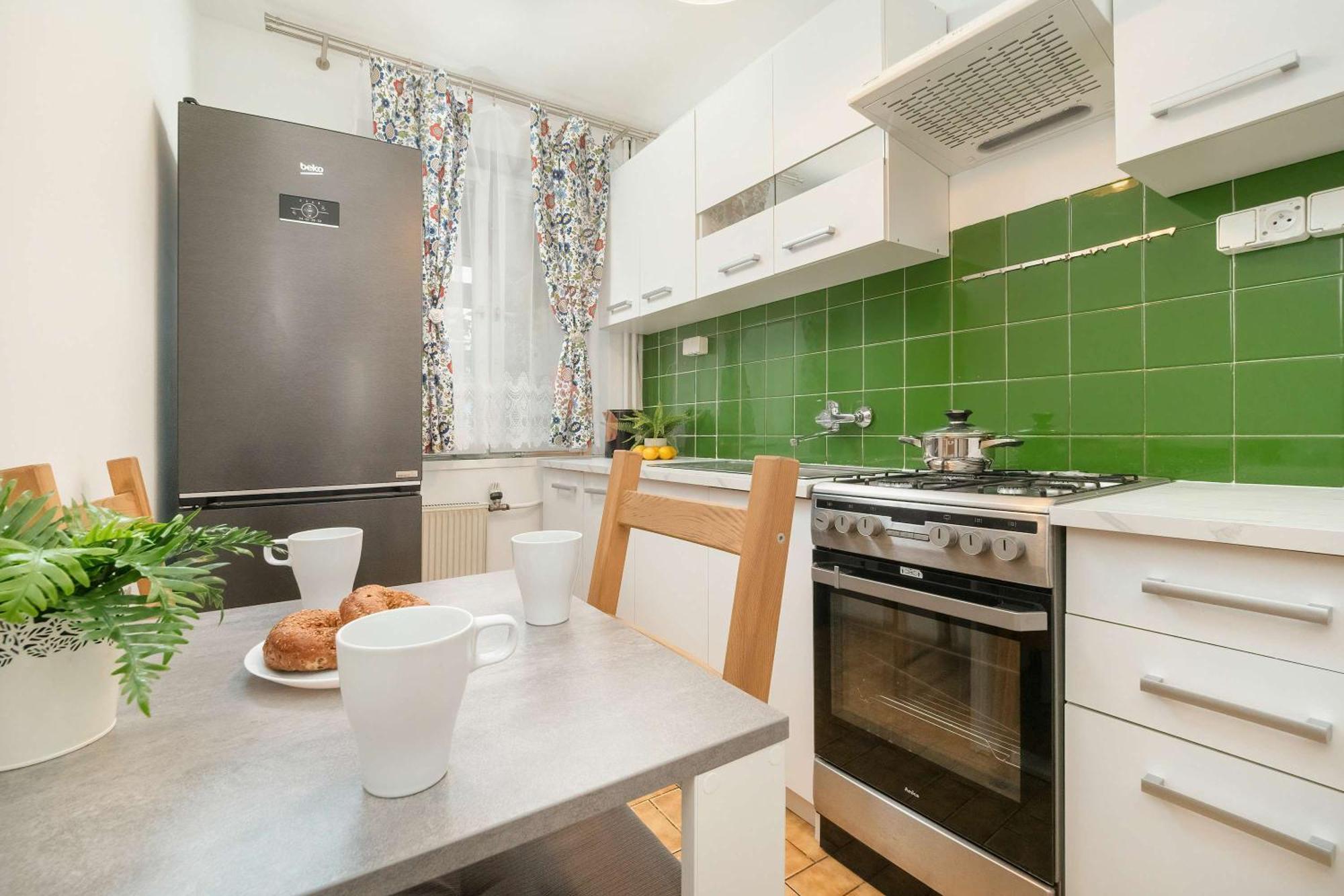 Merliniego Trendy With Desk By Renters *