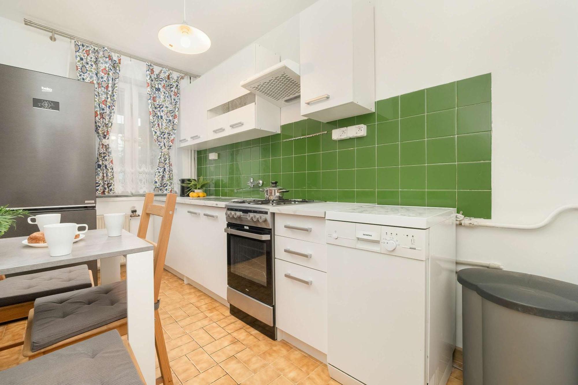 Merliniego Trendy With Desk By Renters