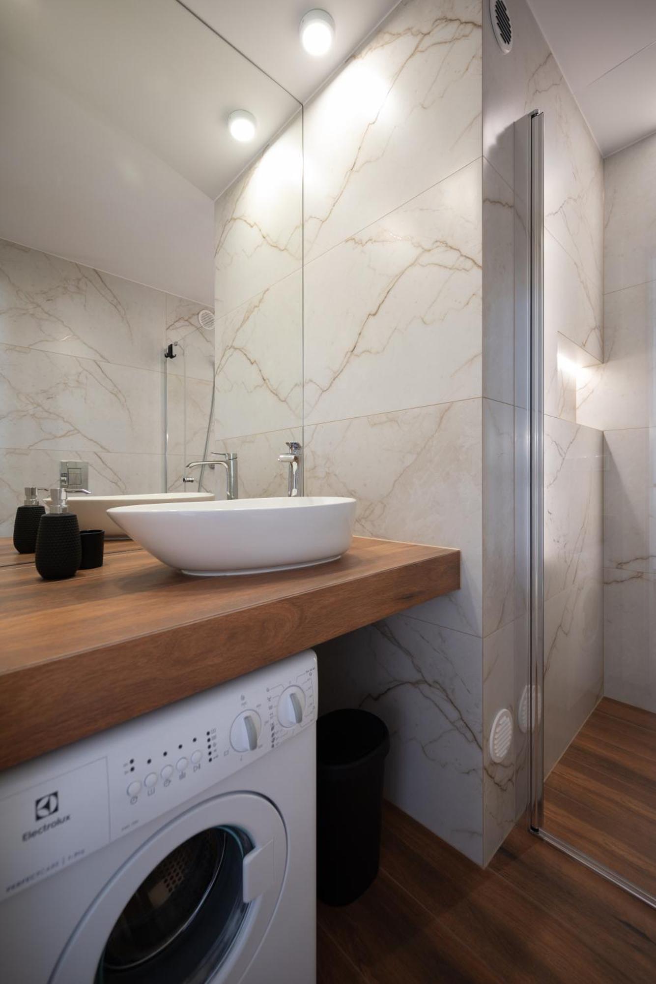 Apartament Center Grzybowska, Next To Warsaw's Business District, Metro Onz & Westin By Warsawskyline