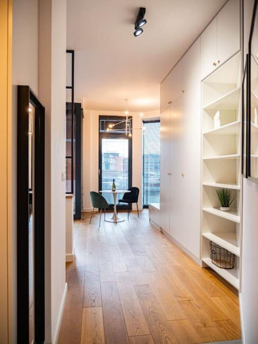Apartment Chic In Historic Koneser Area *