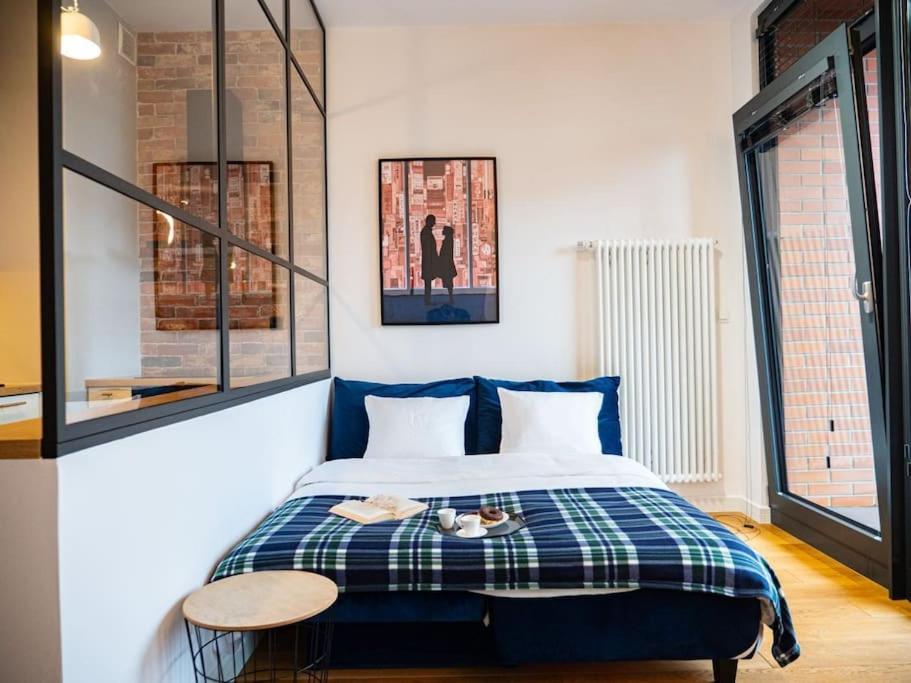 Chic In Historic Koneser Area Apartment