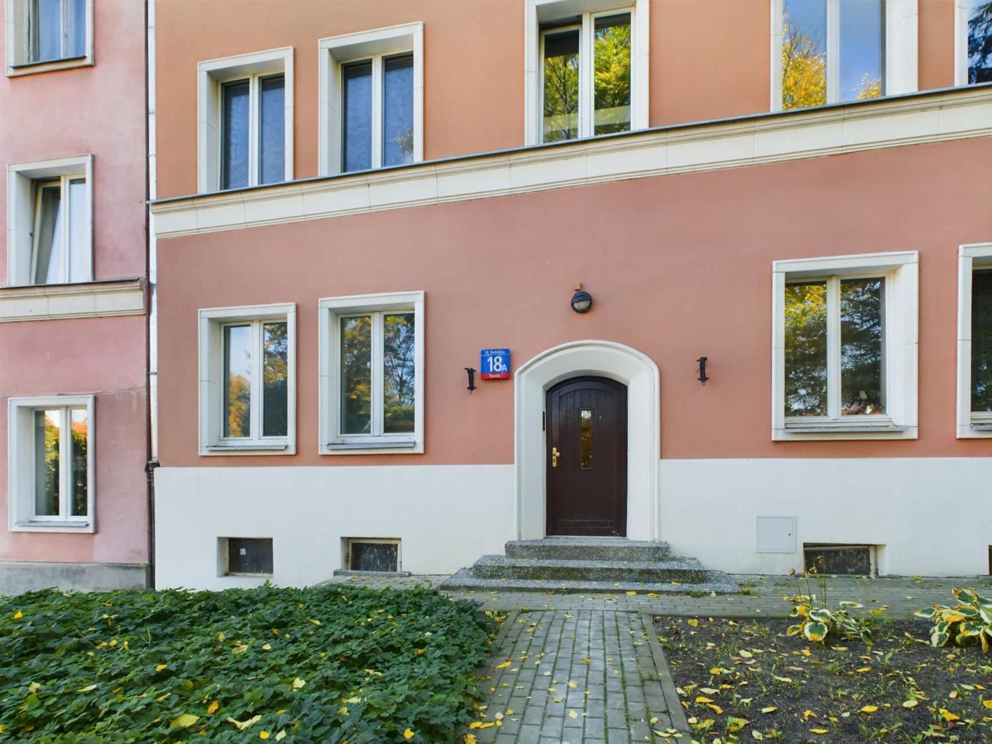 Apartment Cozy Bednarska In Near Old Town By Renters Warsaw