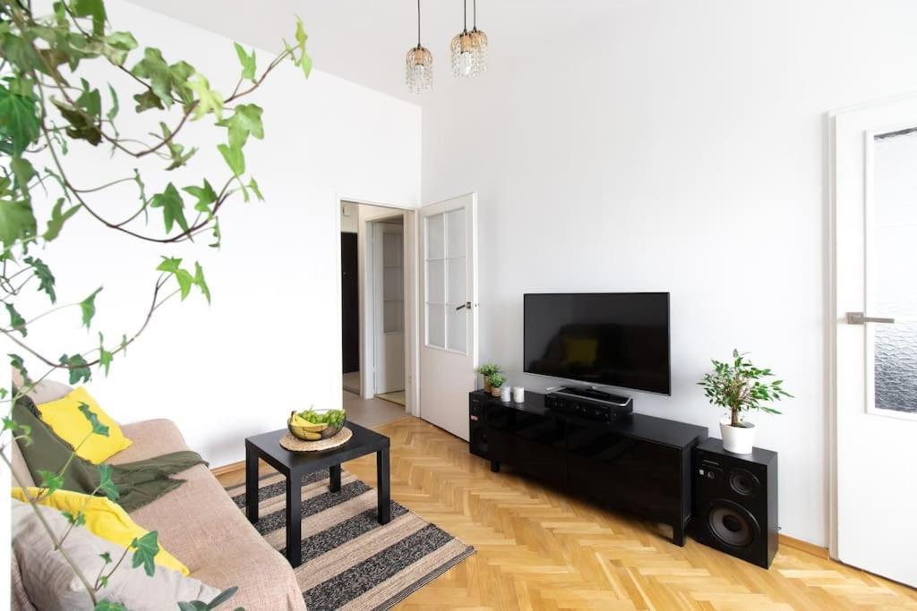 Batorego Apartment Warsaw