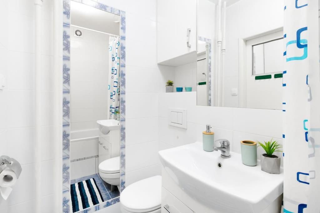 Apartment Batorego Warsaw