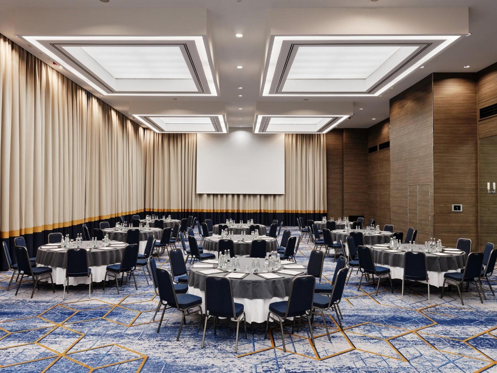 Intercontinental By Ihg Hotel