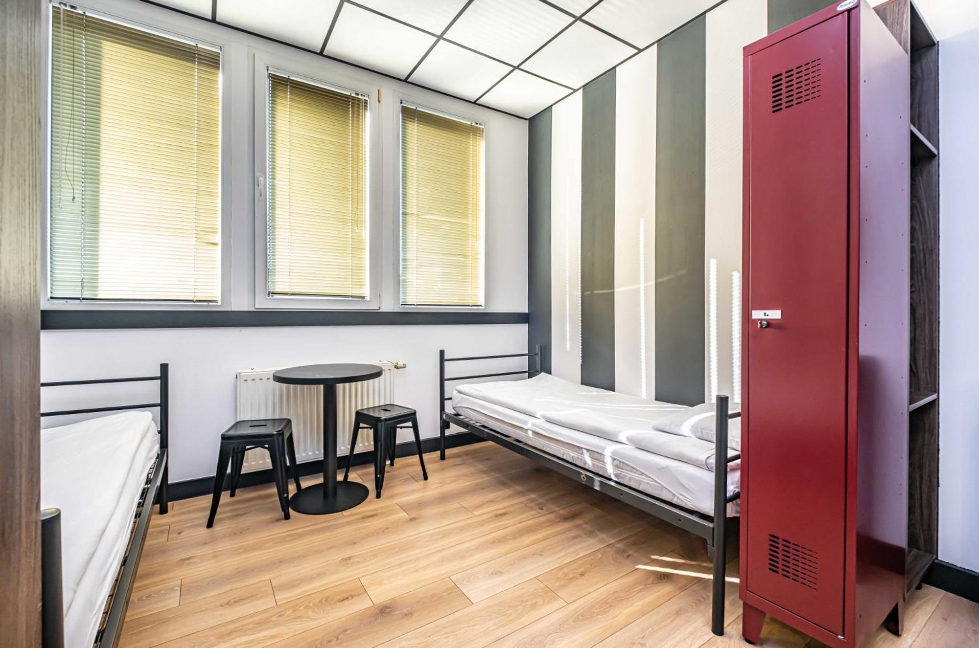 Vola Hostel *
