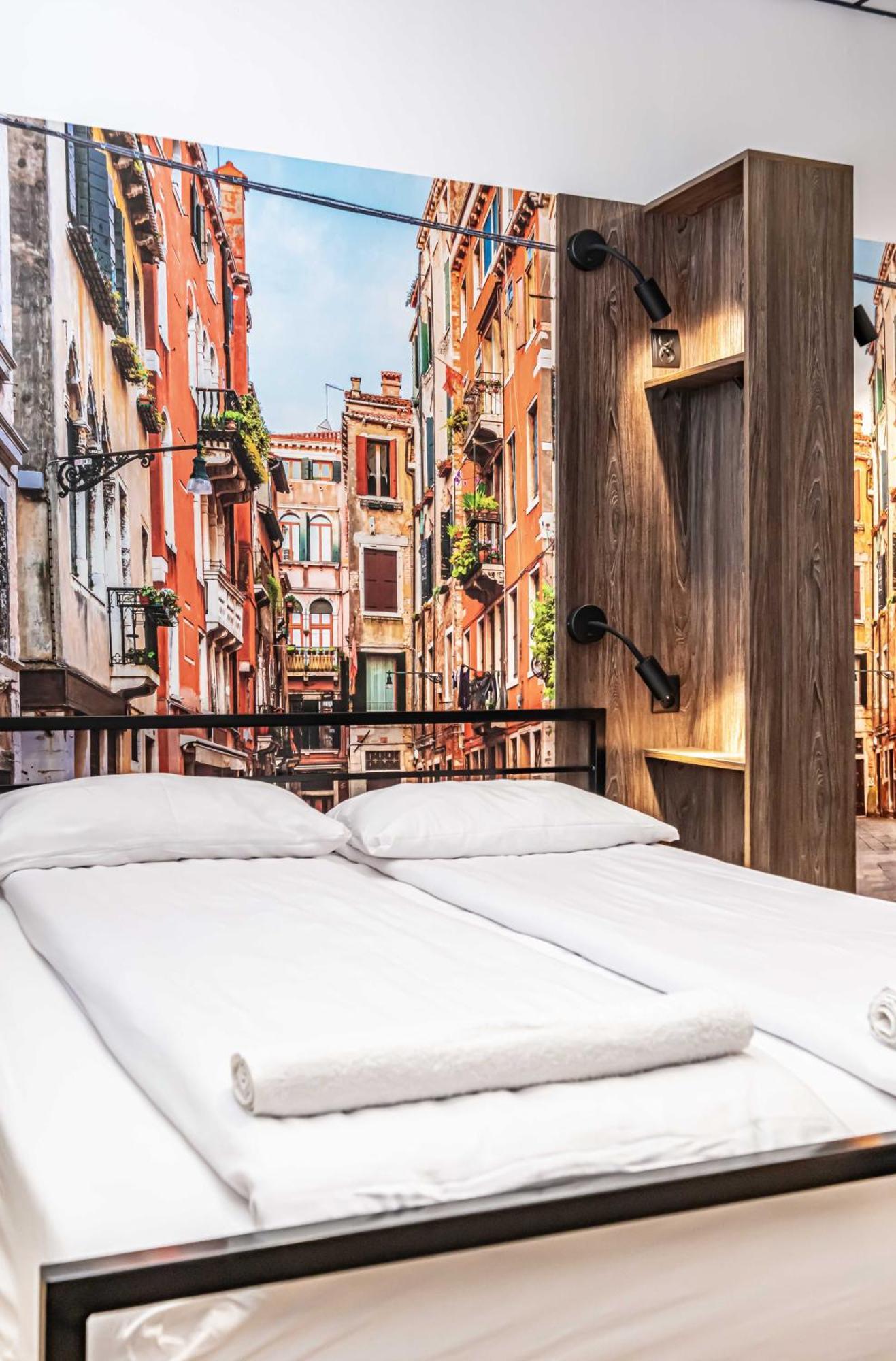 Hostel Vola *