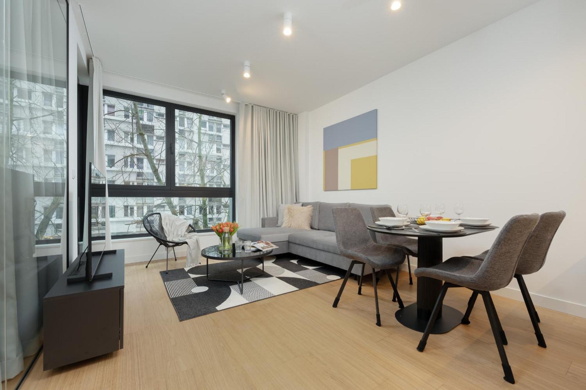 Deluxe In The Center By Renters Warszawa