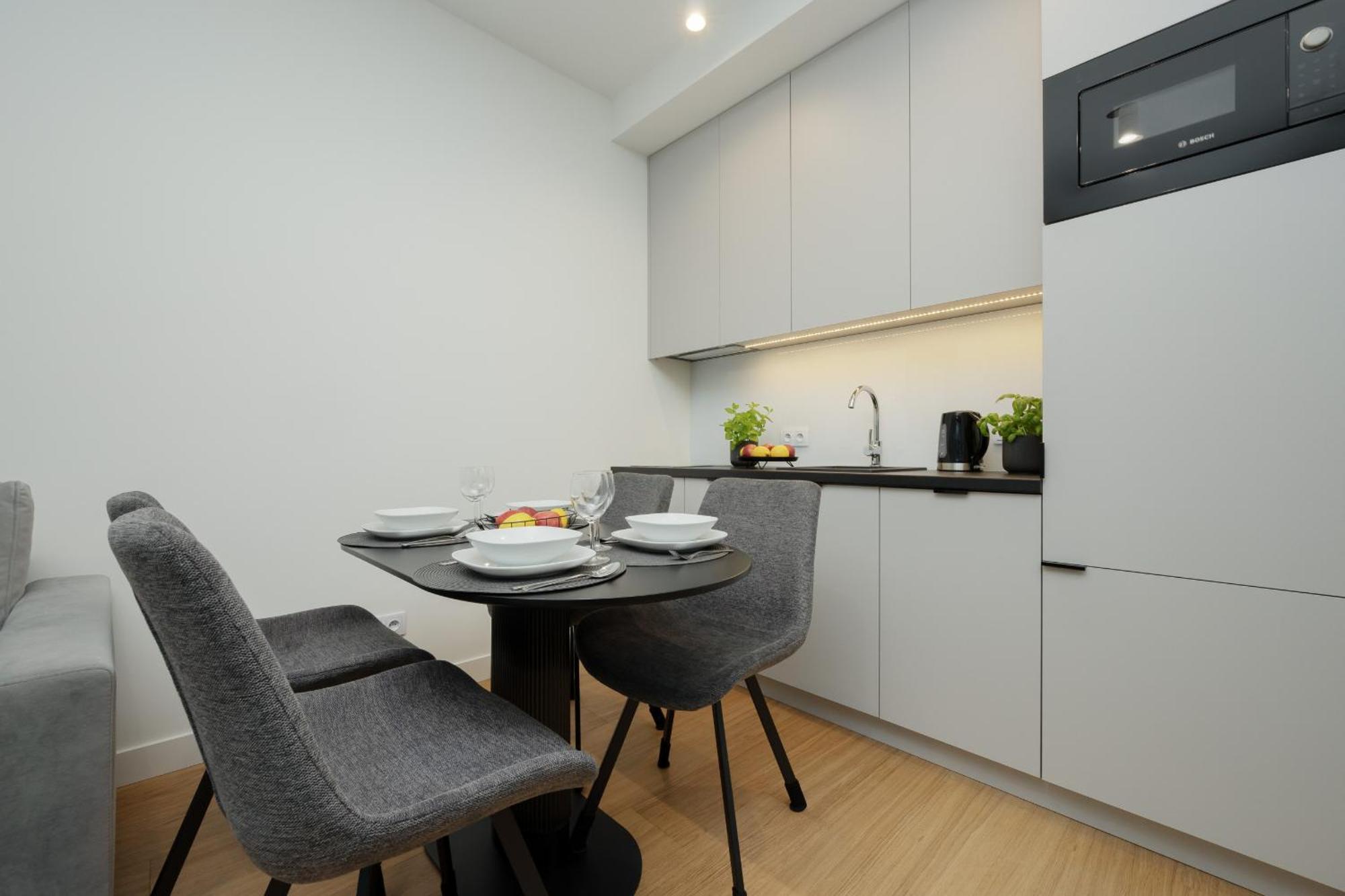 Deluxe In The Center By Renters Apartament