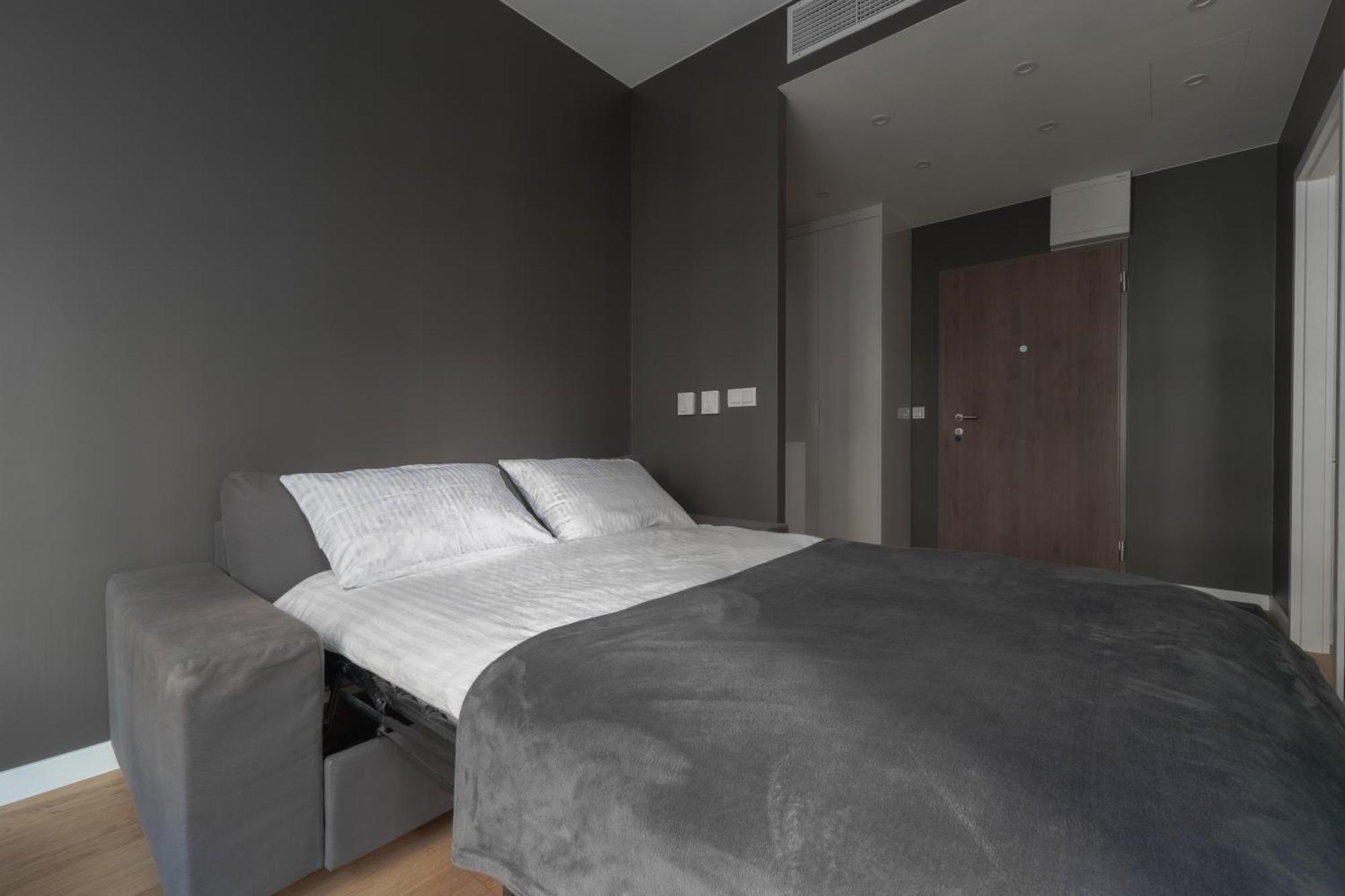 Wola Tower - 2-room And Free Parking *