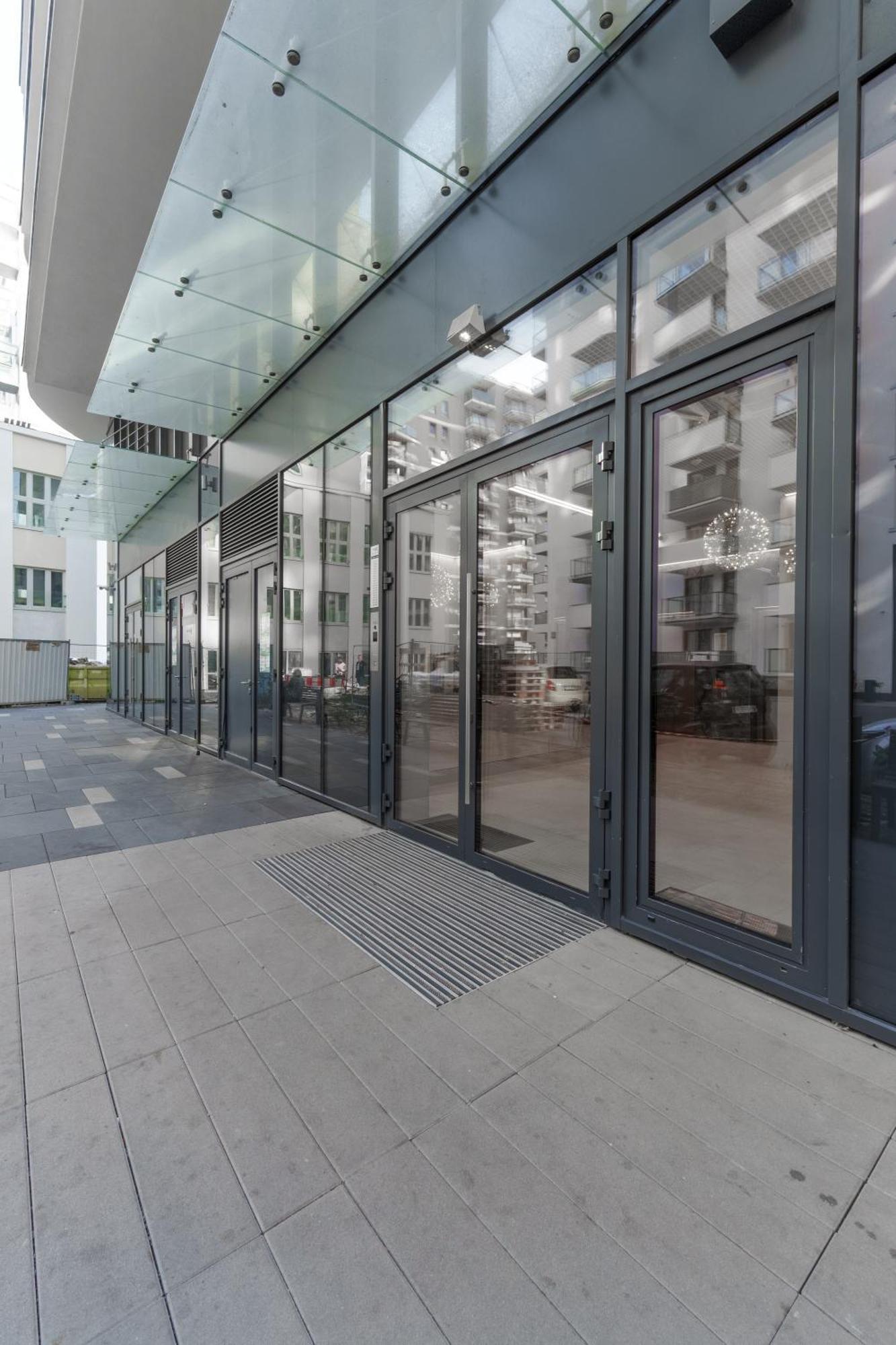 Wola Tower - 2-room And Free Parking *