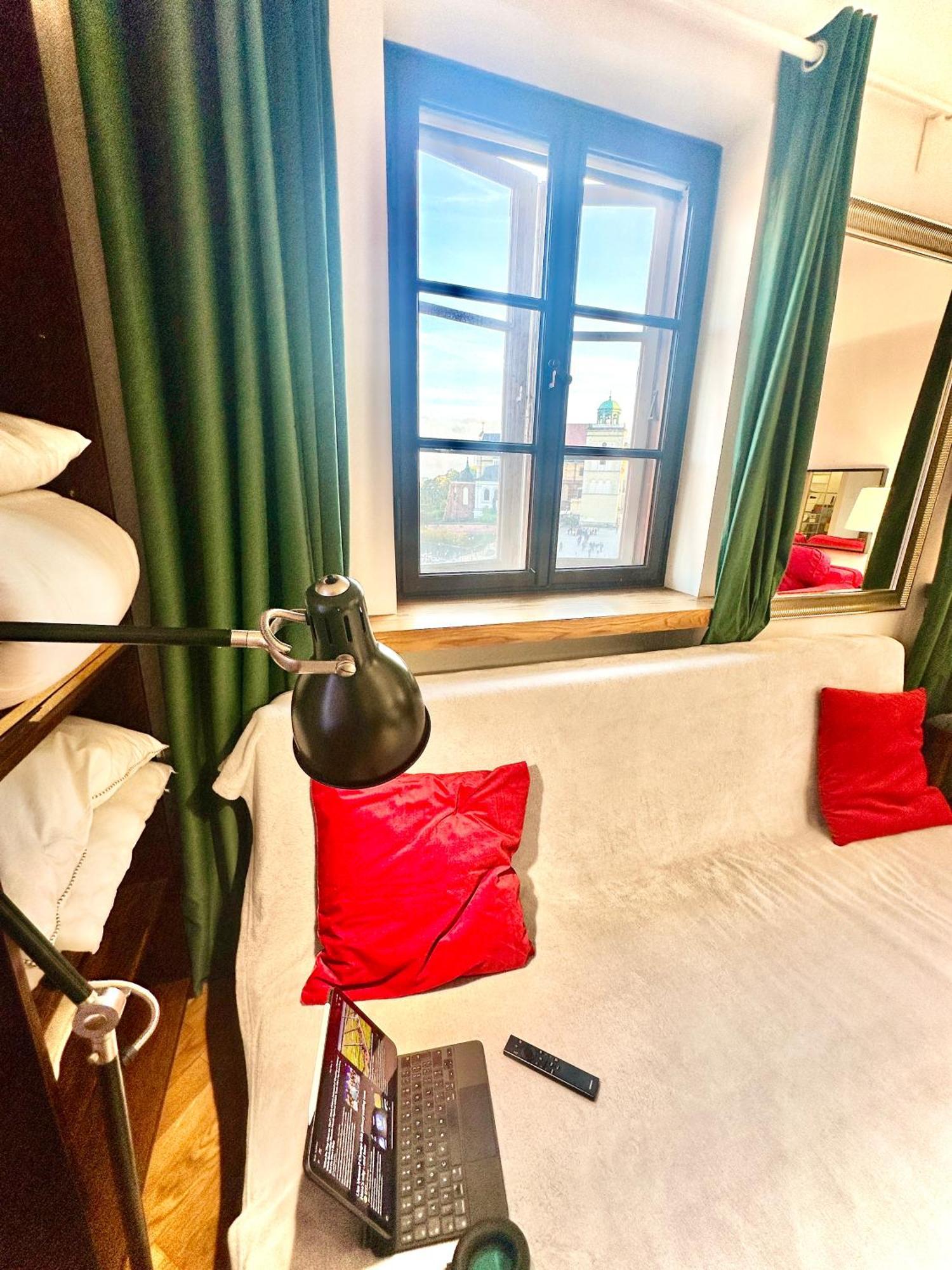 Old Town View Wifi 300 Mb/s Huge Screen Netflix Appletv Amazontv Apartment