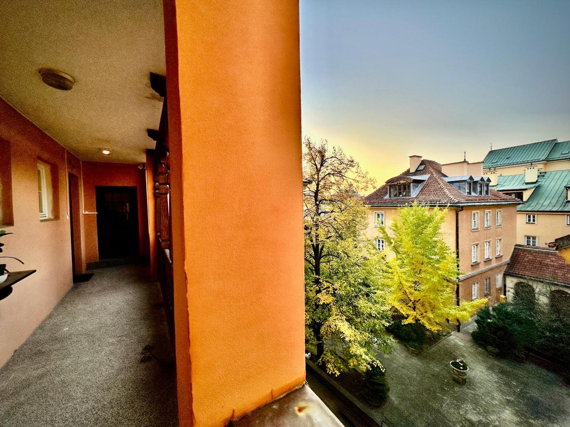 Apartment Old Town View Wifi 300 Mb/s Huge Screen Netflix Appletv Amazontv *