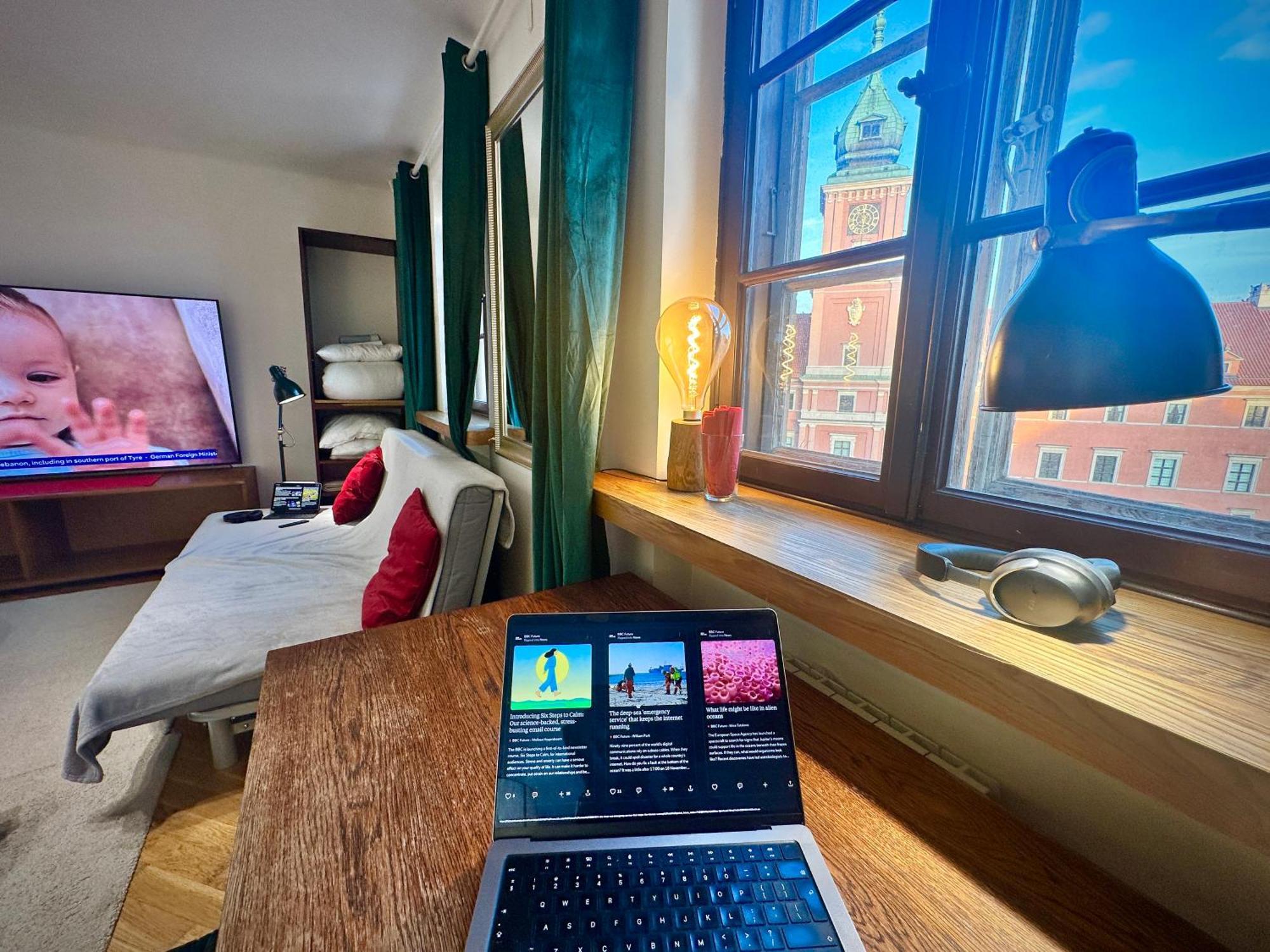 Old Town View Wifi 300 Mb/s Huge Screen Netflix Appletv Amazontv Apartment Warsaw