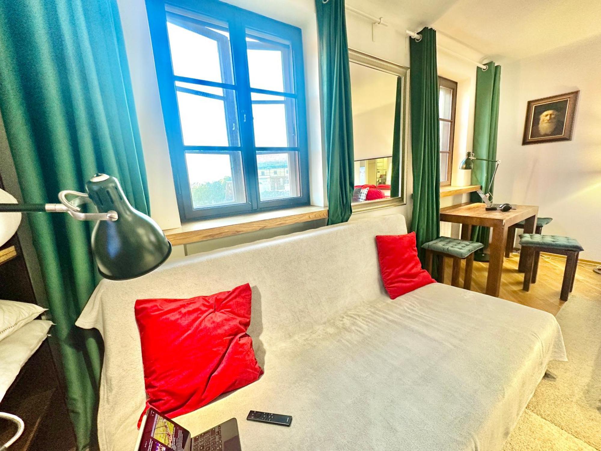 Apartment Old Town View Wifi 300 Mb/s Huge Screen Netflix Appletv Amazontv Warsaw