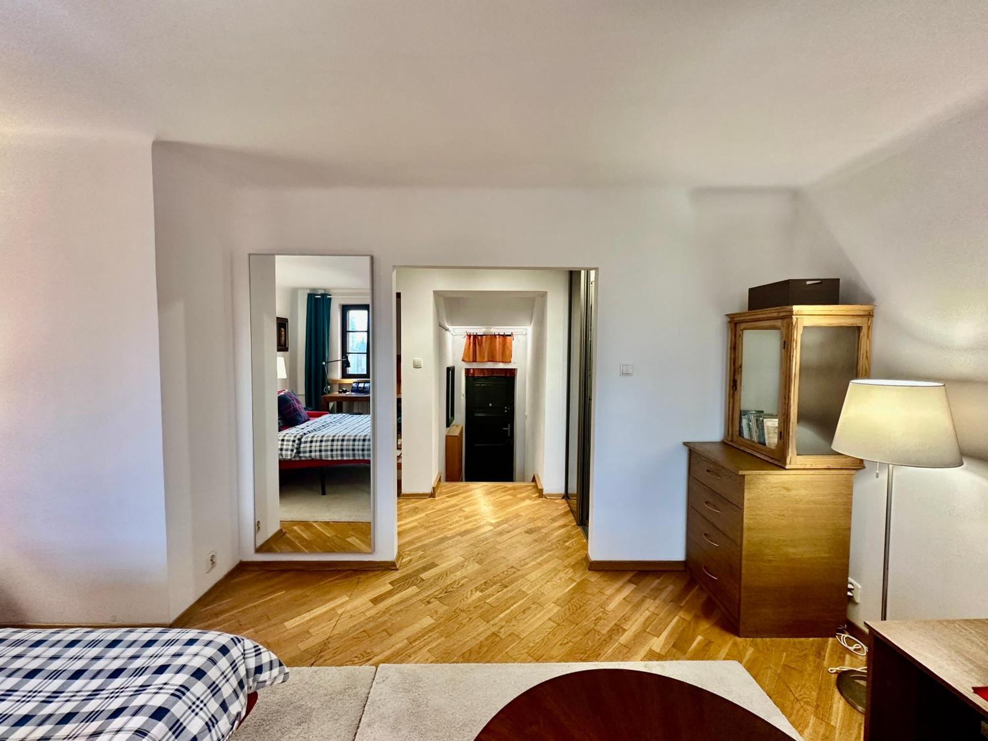 Apartment Old Town View Wifi 300 Mb/s Huge Screen Netflix Appletv Amazontv *