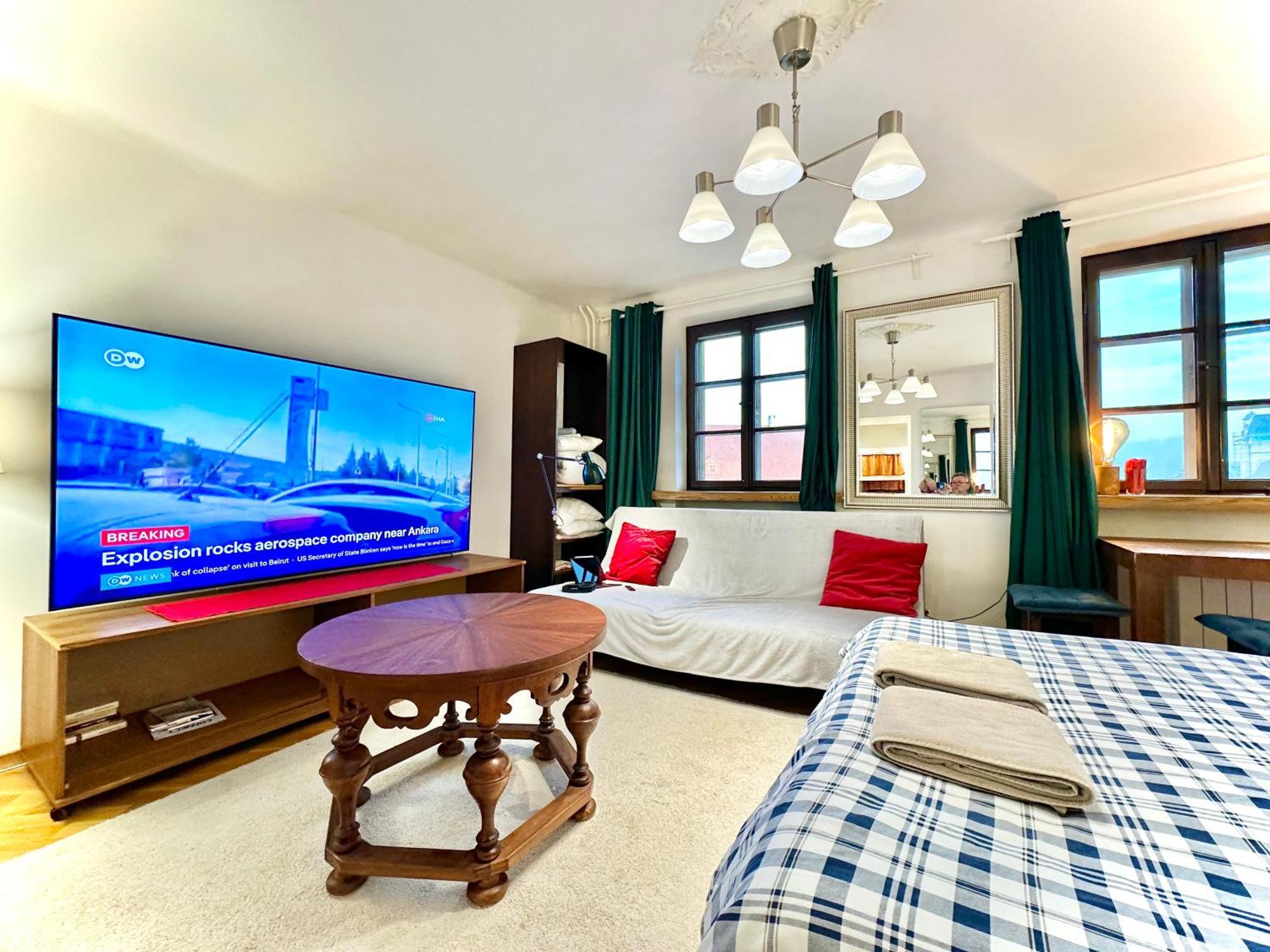 Apartment Old Town View Wifi 300 Mb/s Huge Screen Netflix Appletv Amazontv Warsaw