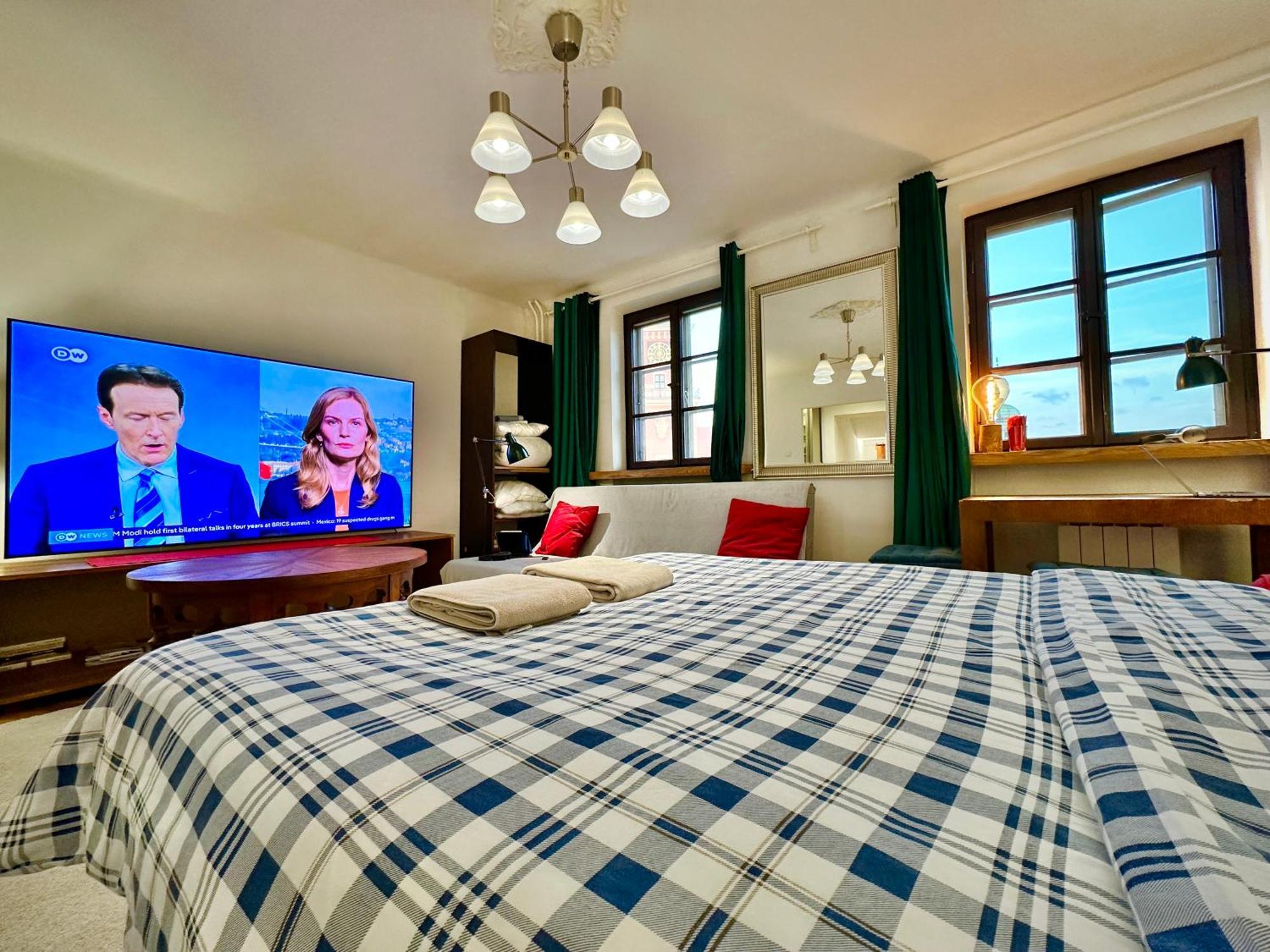 Apartment Old Town View Wifi 300 Mb/s Huge Screen Netflix Appletv Amazontv *