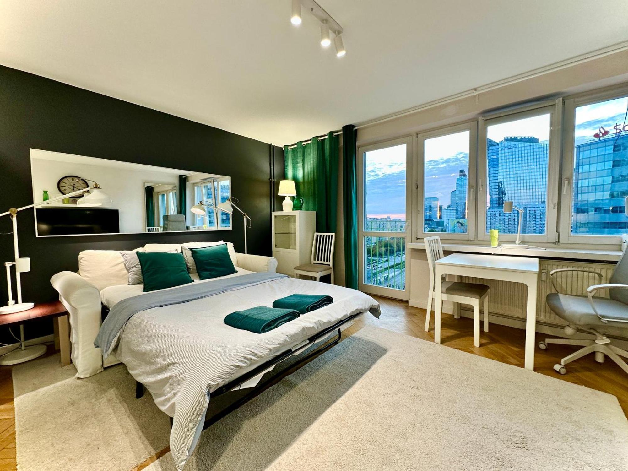 Apartment 3 Metro Wifi 65'tv Netflix Hbo Appletv Amazontv Warsaw
