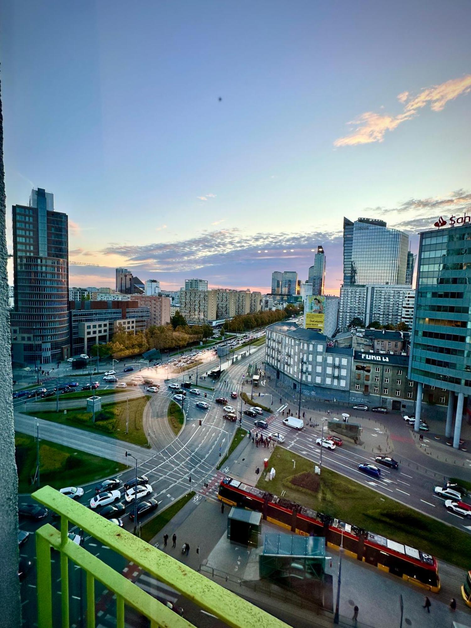 3 Metro Wifi 65'tv Netflix Hbo Appletv Amazontv Apartment Warsaw