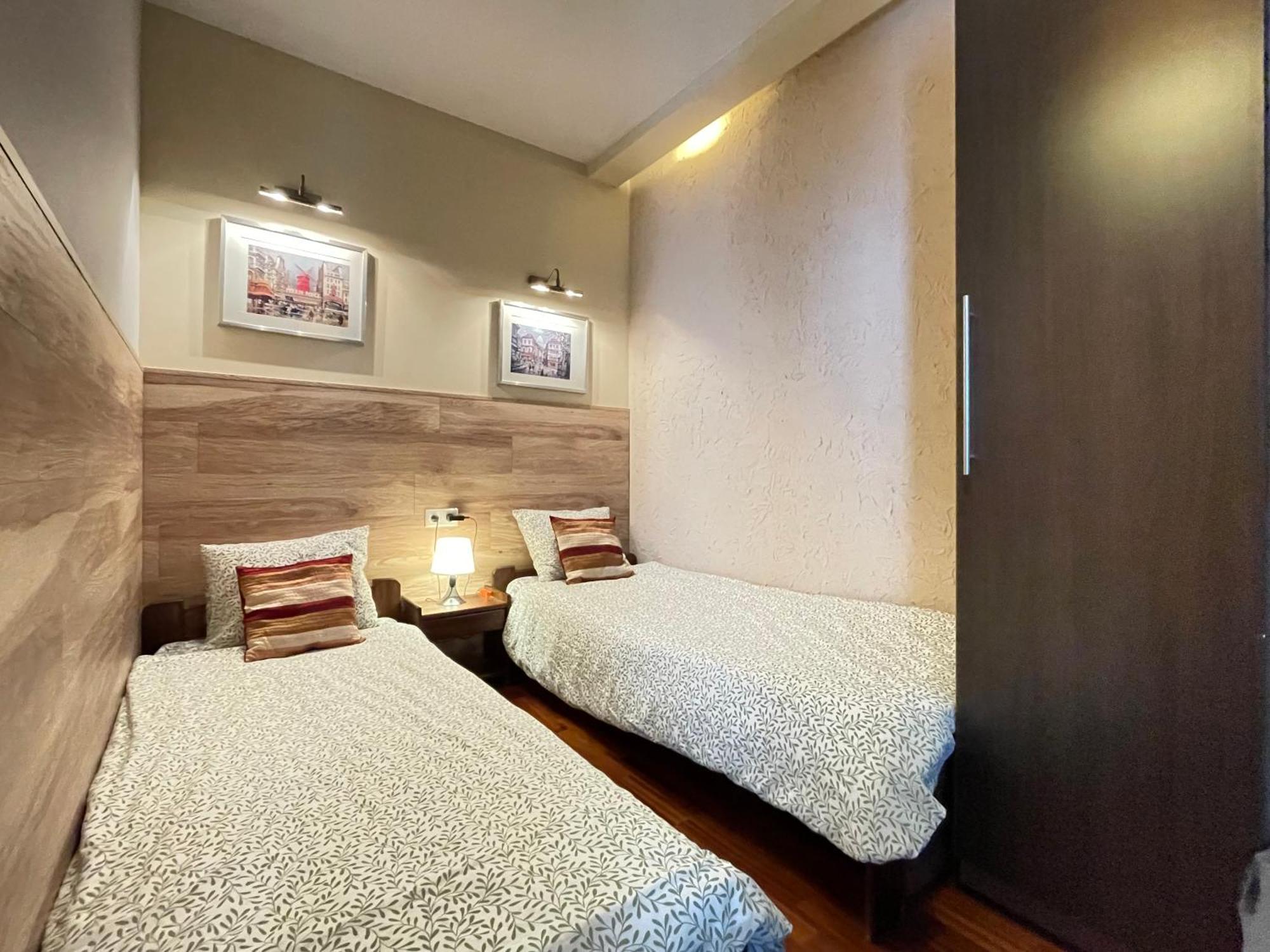Apartment Superior Pulawska, 4 Rooms, 3 Bedrooms, Metro! Recepcion24h! Warsaw