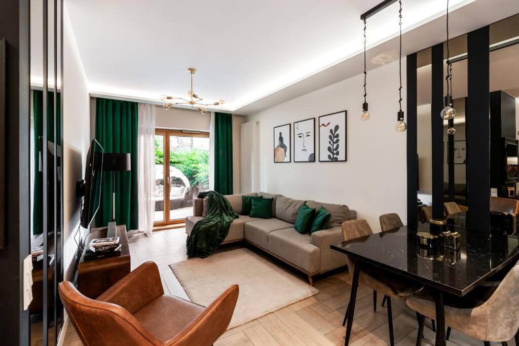 Apartamento Mennica - Two Bedroom With Terrrace&144 Varsóvia
