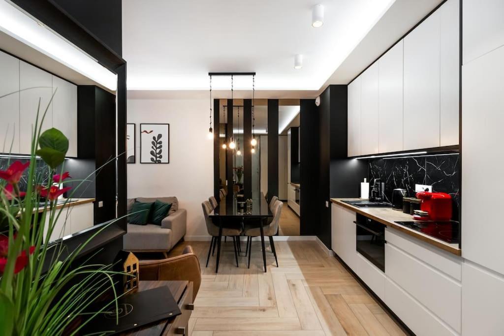 Mennica - Two Bedroom With Terrrace&144 *