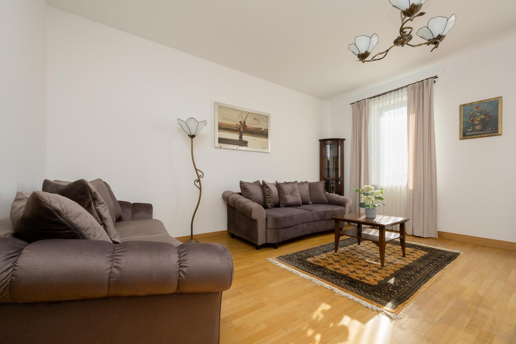 Family With Parking Mokotow By Renters Apartamento *