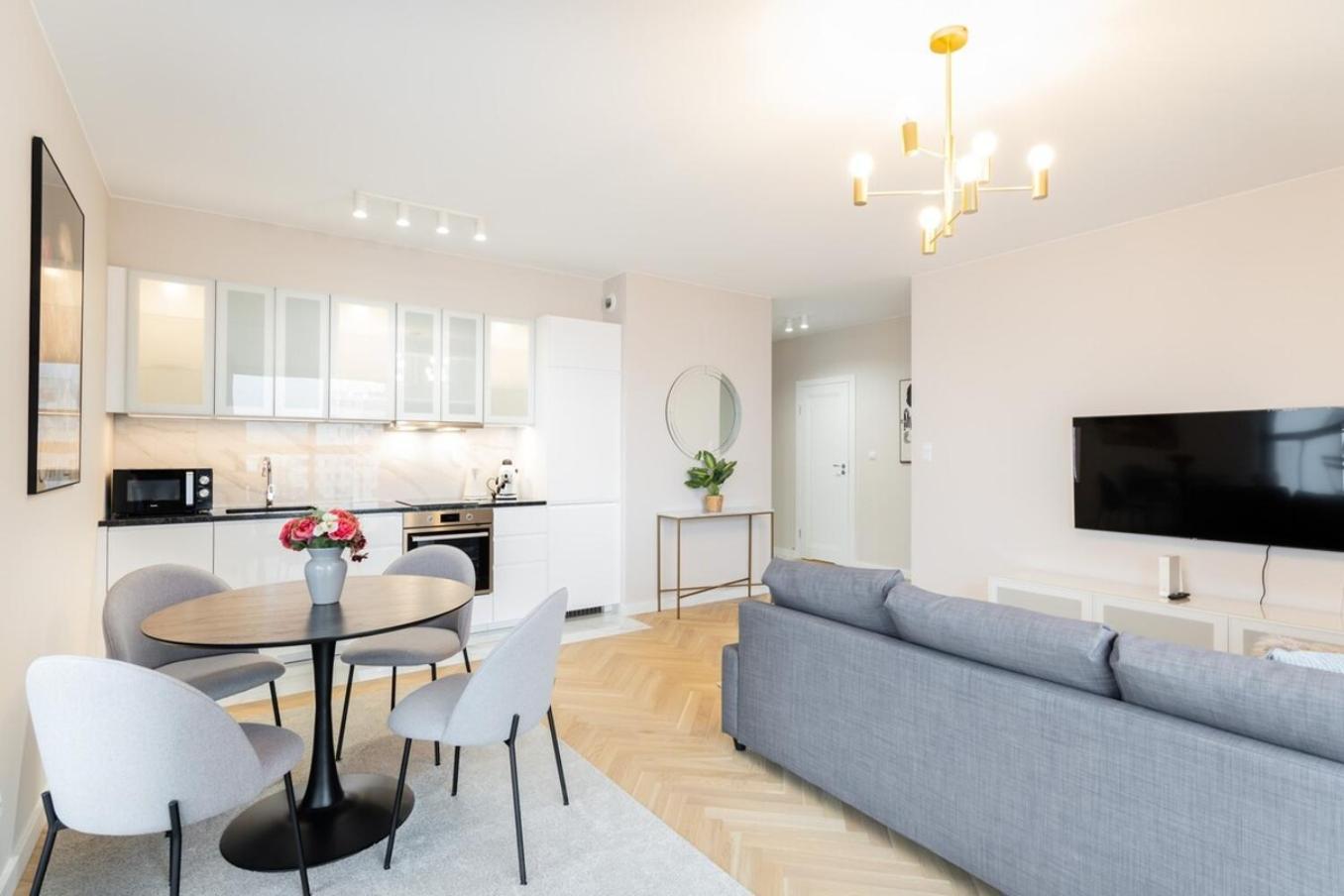 Superb Mokotow 8th Floor Apartment
