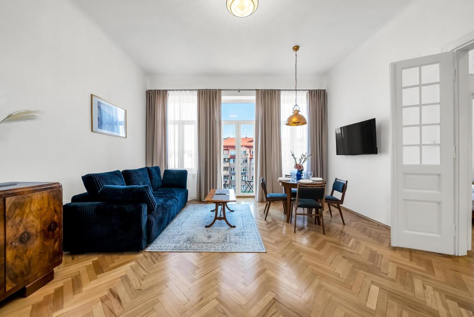 Stara Praga - Location, Balcony - By Rentujemy Apartment *