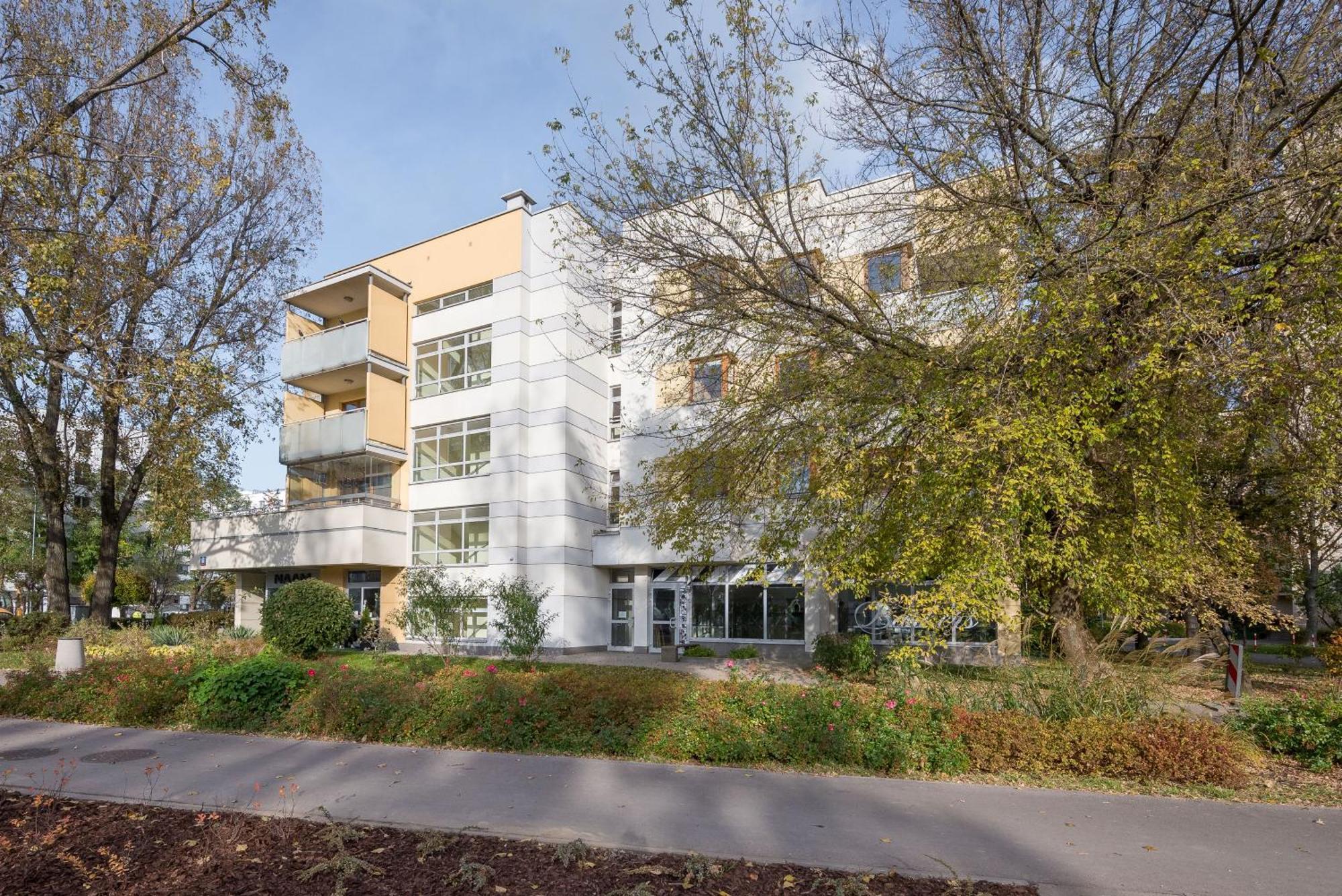 Saska Kepa Pleasant * Warsaw