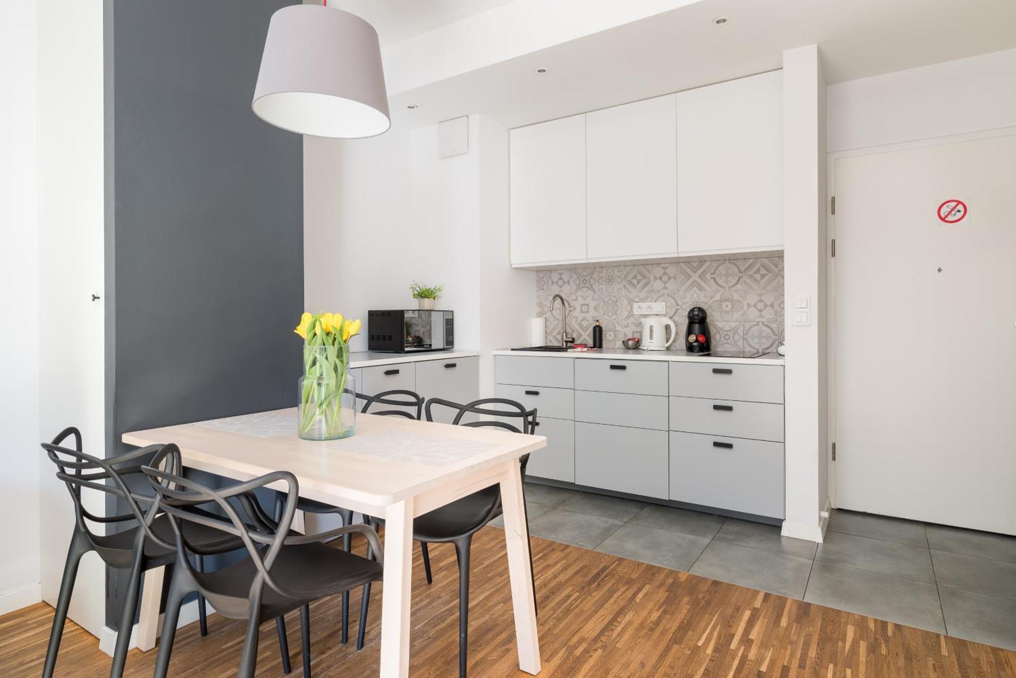 Kolejowa 3* Warsaw