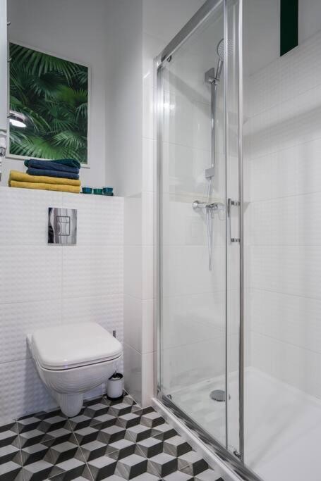 Close-golden In - Cozy And Stylish Studio - Zabkowska B Apartment *