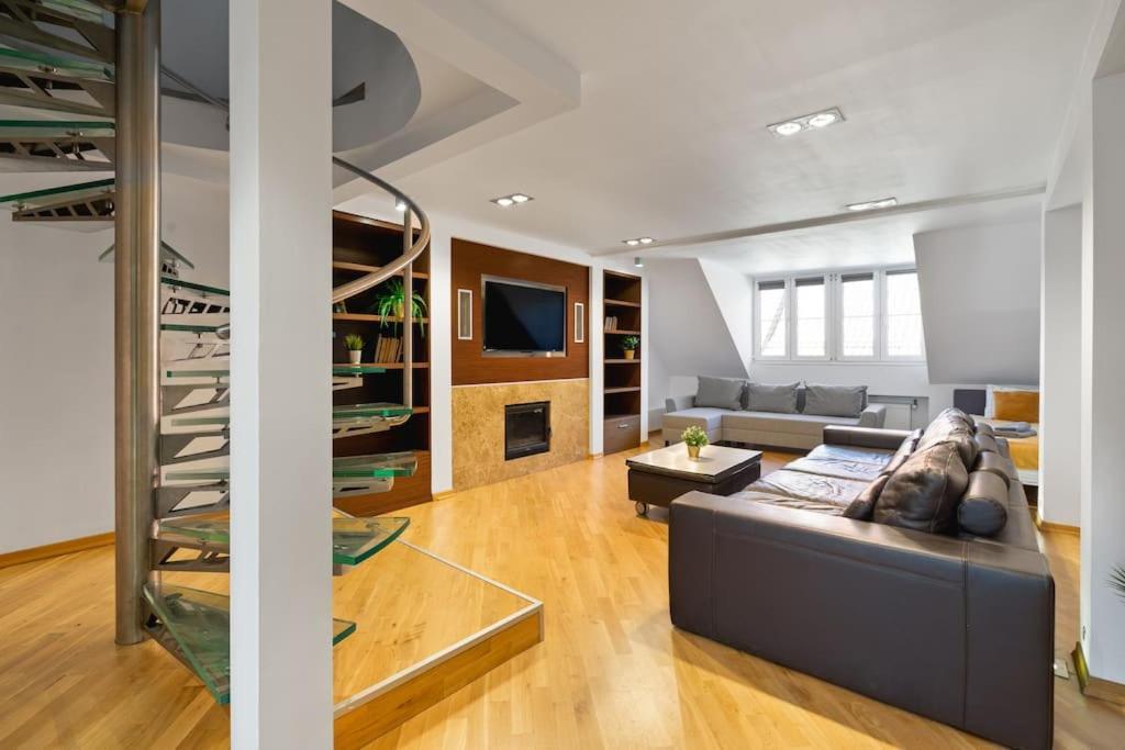 Apartamento Comfortable - City Center - - Piwna *