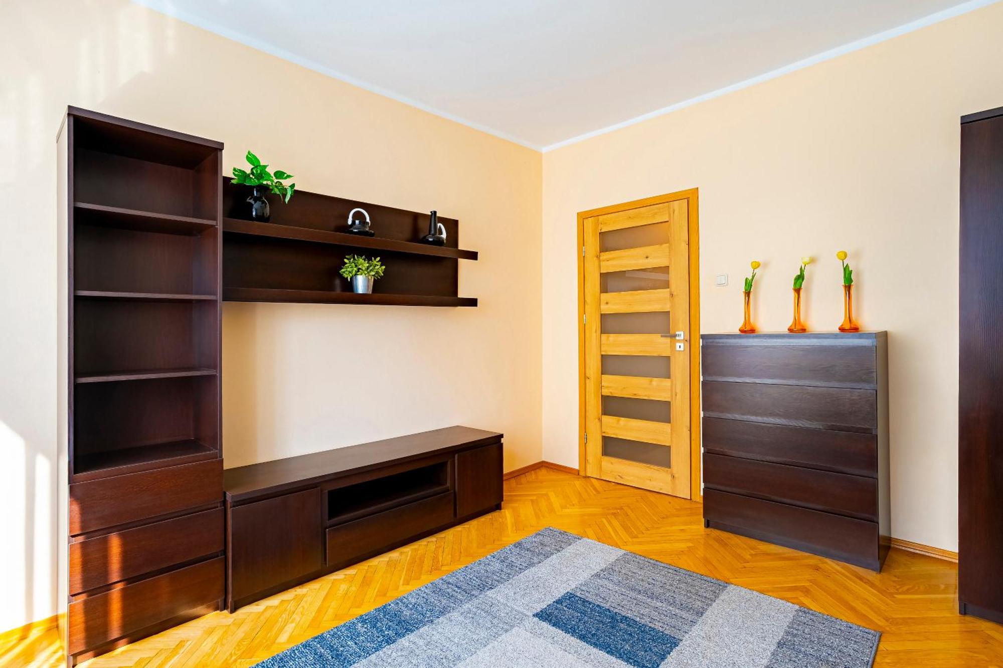 Lewicka Street And Comfy Flat Warsaw