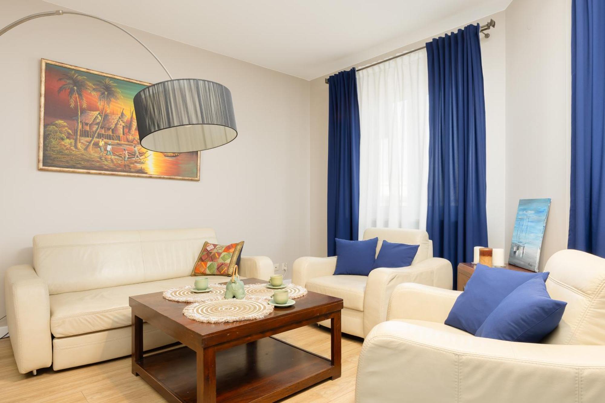Beautiful For 6 People With Balcony And Parking In By Renters *