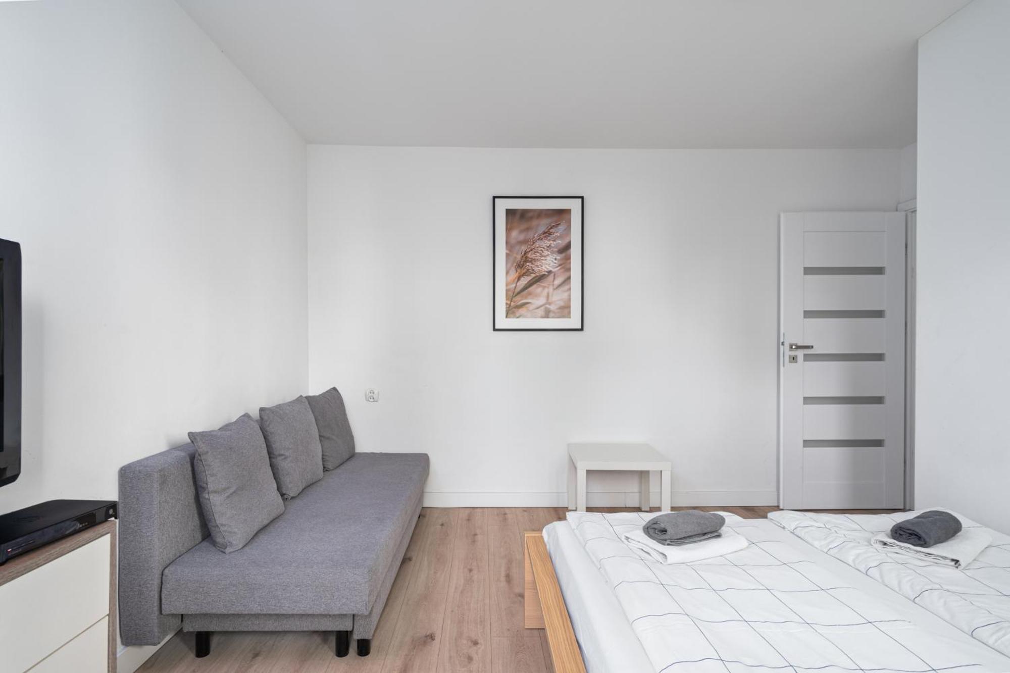 Golden - Bright And Cozy - Center - Kred Warszawa
